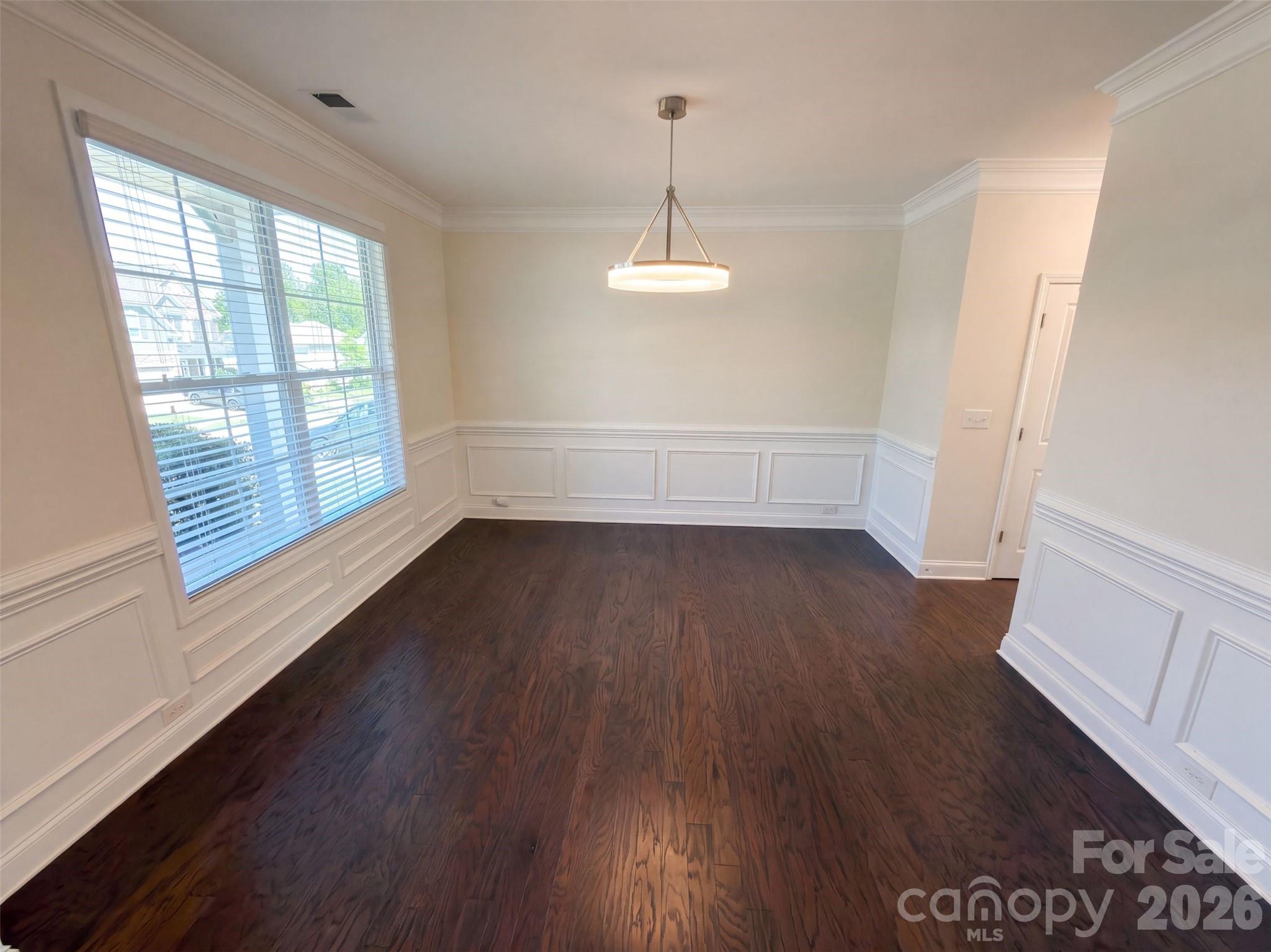 5015 Sea Cliff Lane Property Photo 11