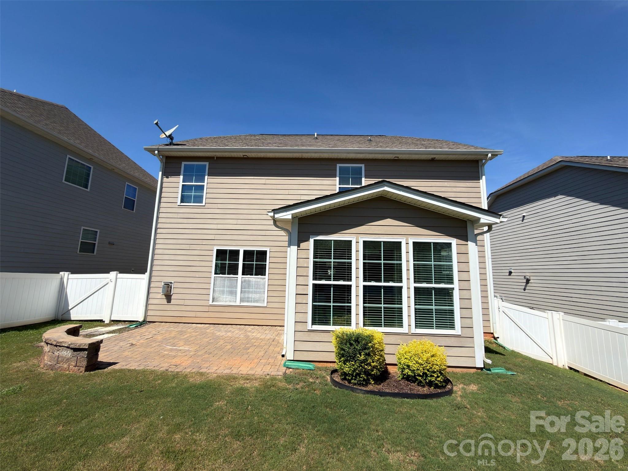 5015 Sea Cliff Lane Property Photo 15