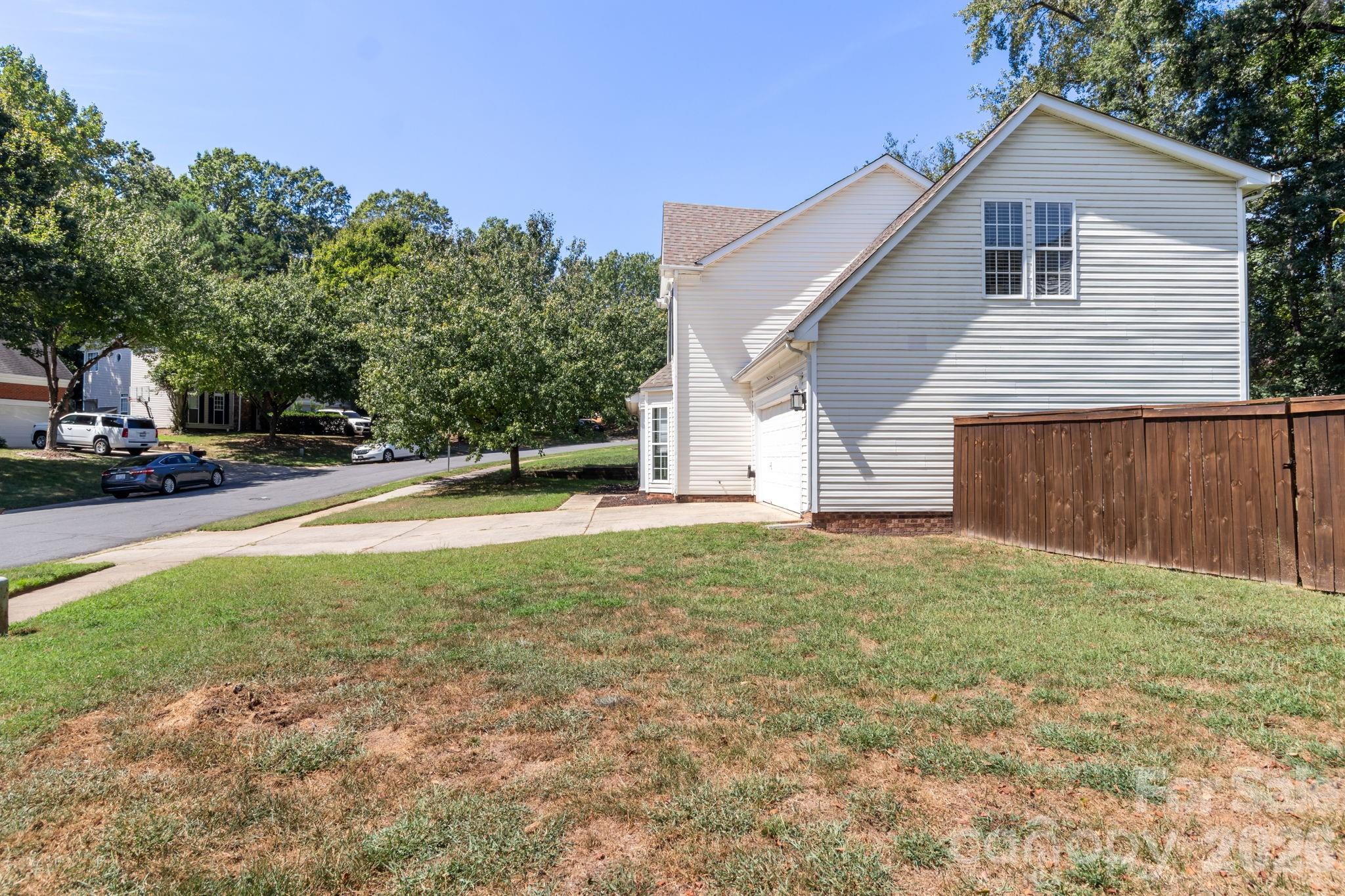 13910 Hatton Cross Drive Property Photo 28