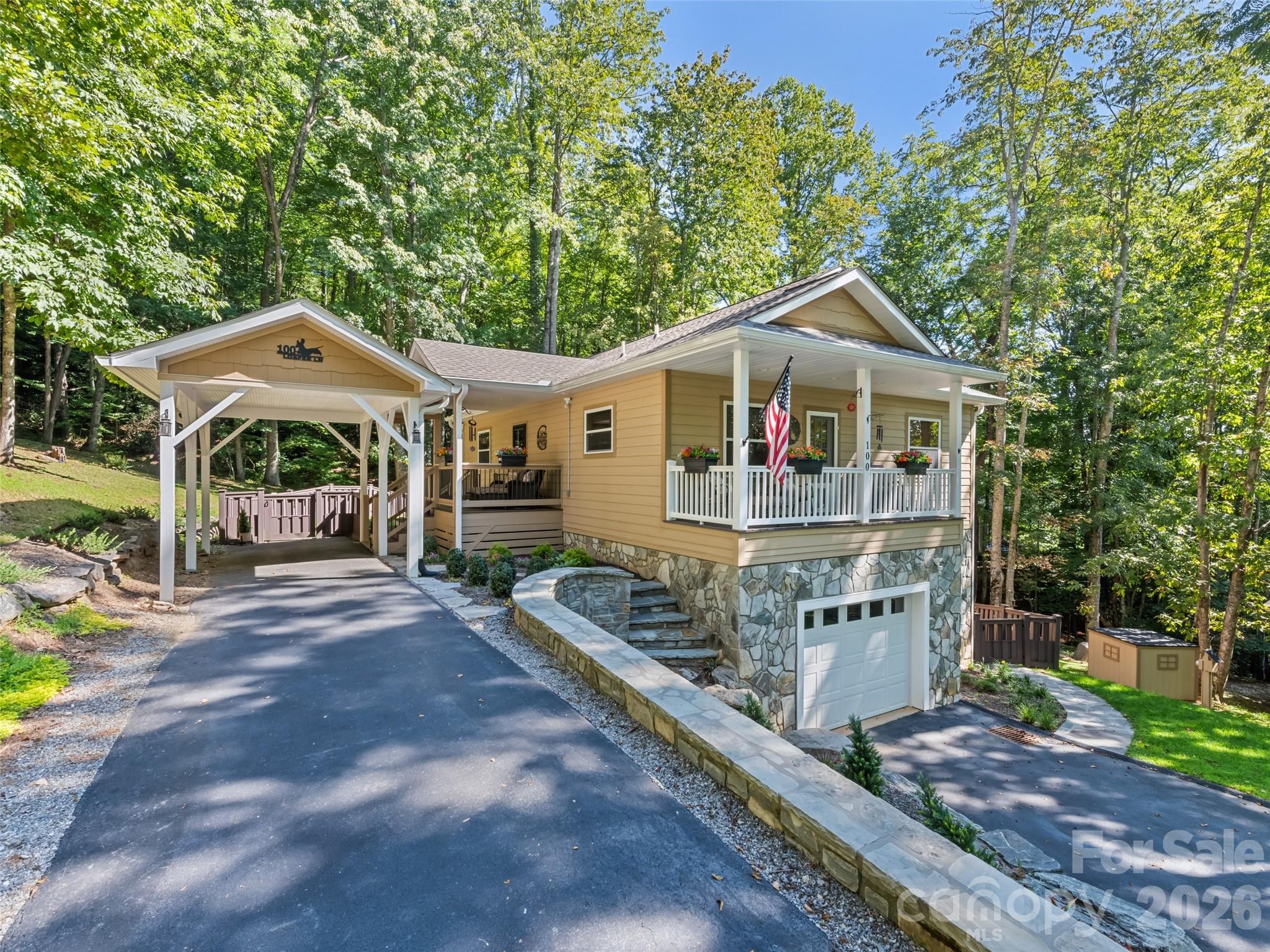 100 Loafer Lane Property Photo 2