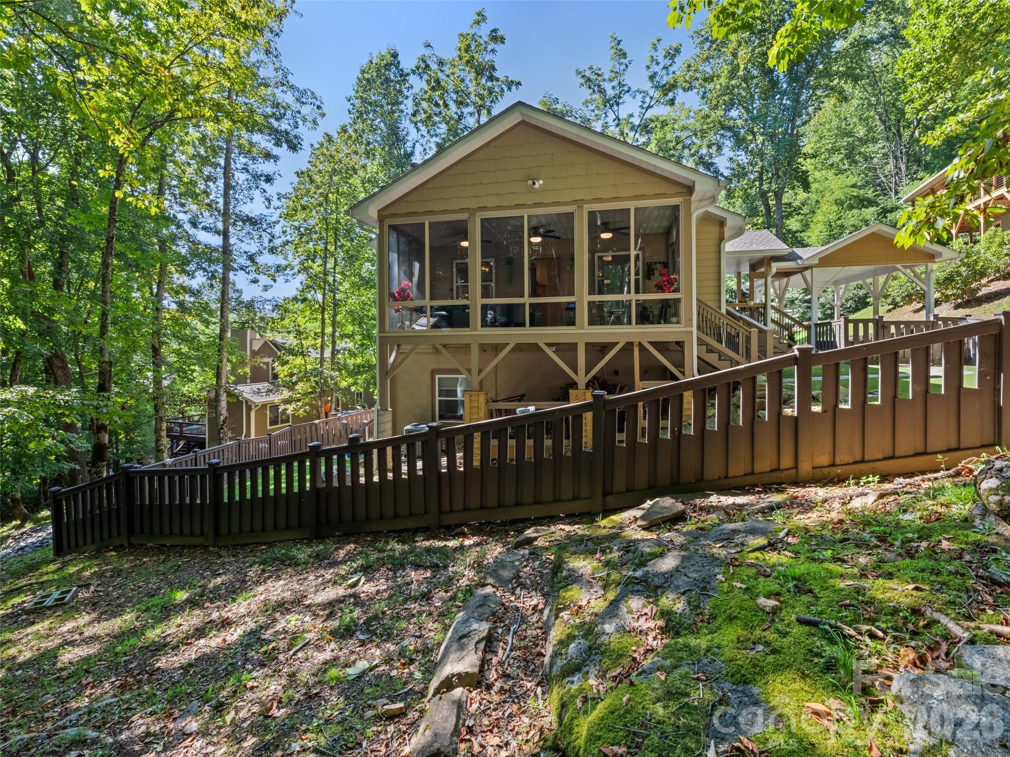 100 Loafer Lane Property Photo 5