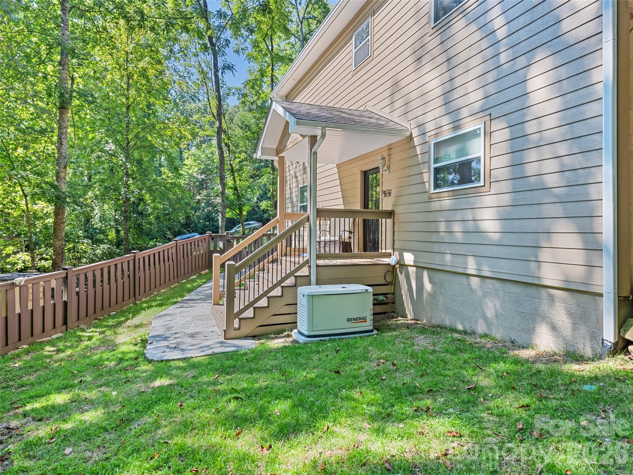 100 Loafer Lane Property Photo 6