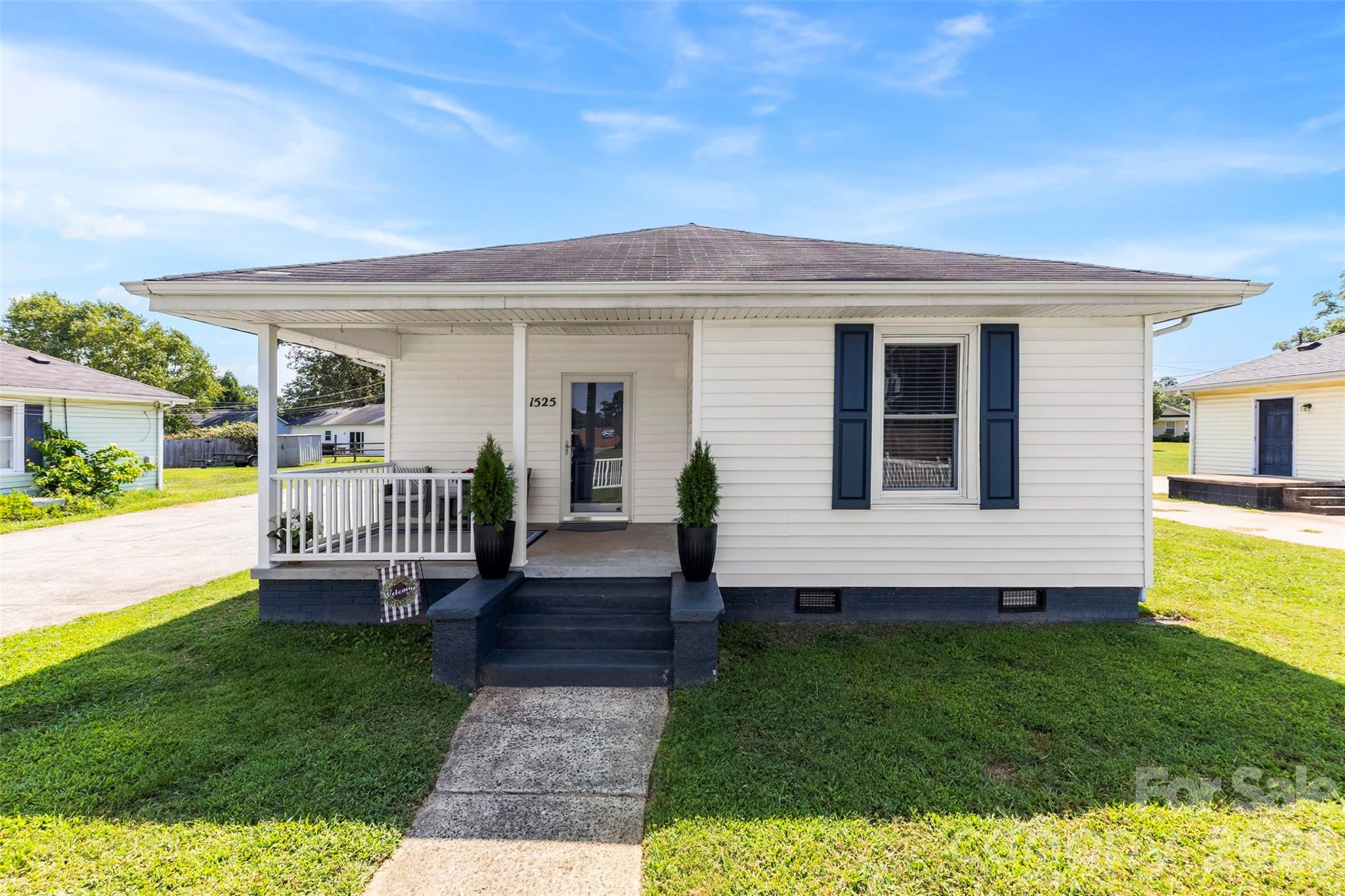 1525 Perfection Avenue Property Photo 1