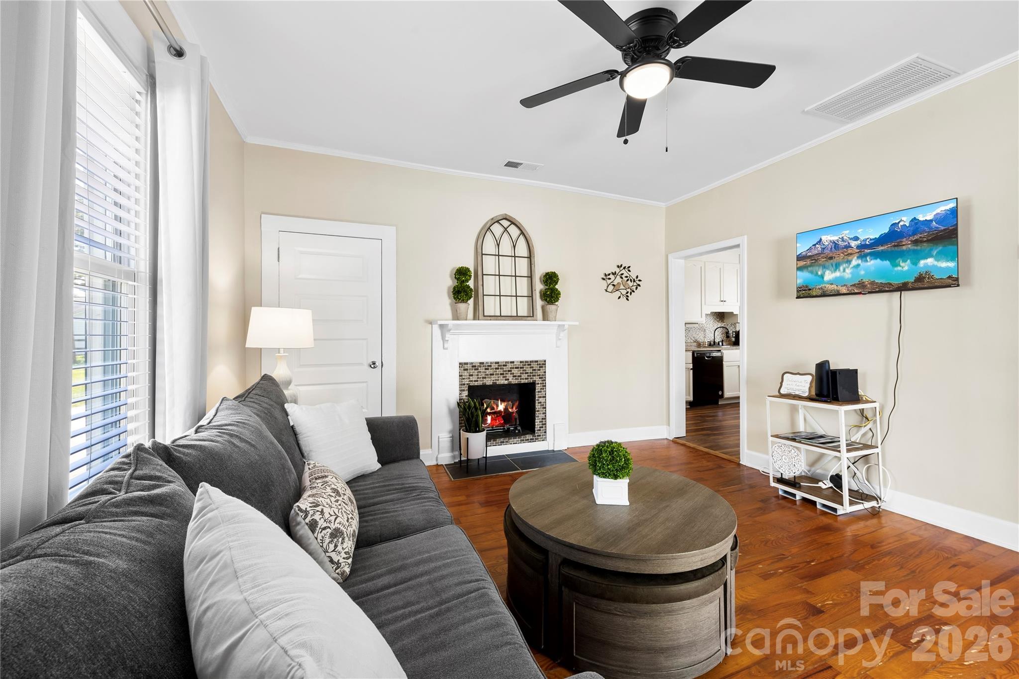1525 Perfection Avenue Property Photo 5