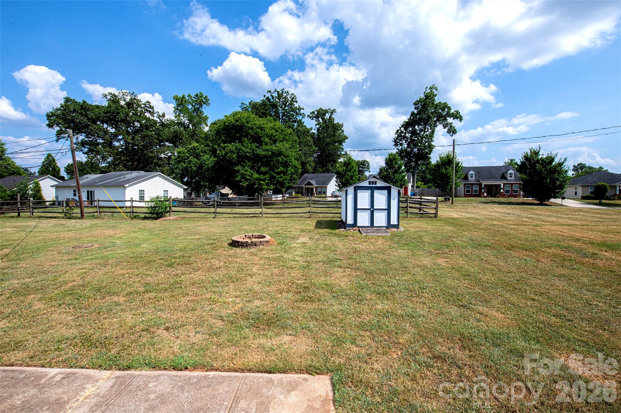 1525 Perfection Avenue Property Photo 18
