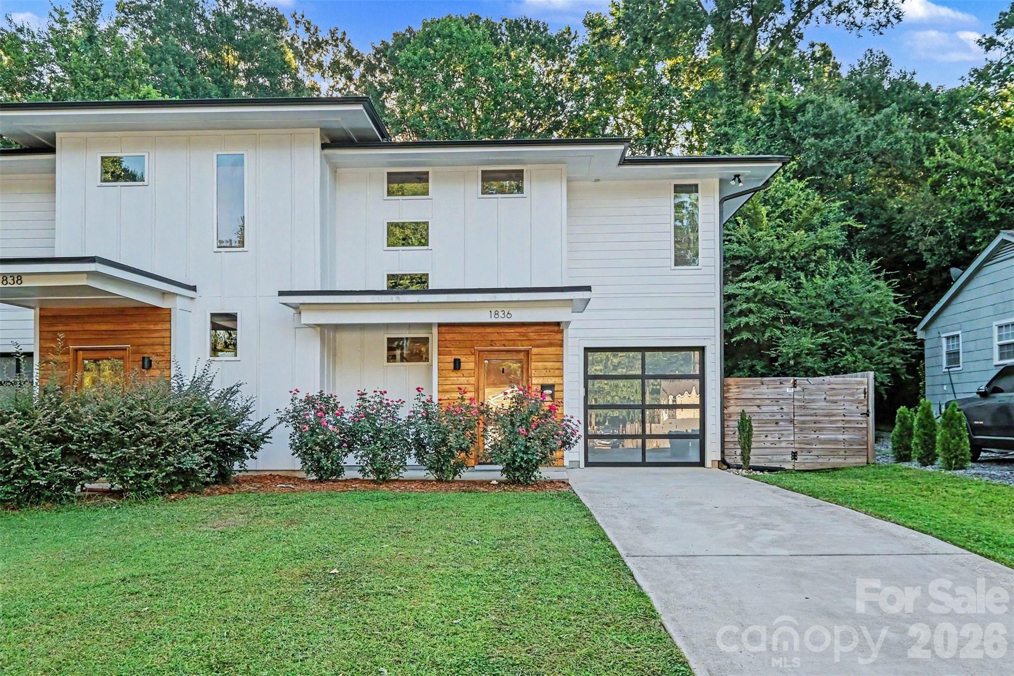 1836 Academy Street Property Photo 3
