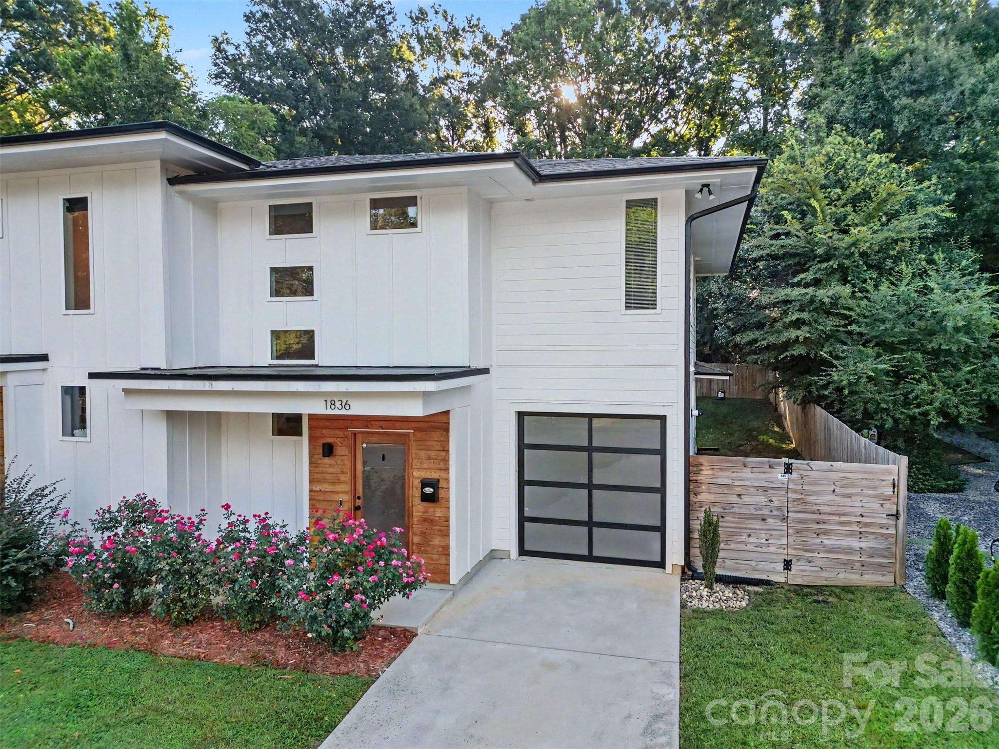 1836 Academy Street Property Photo 6