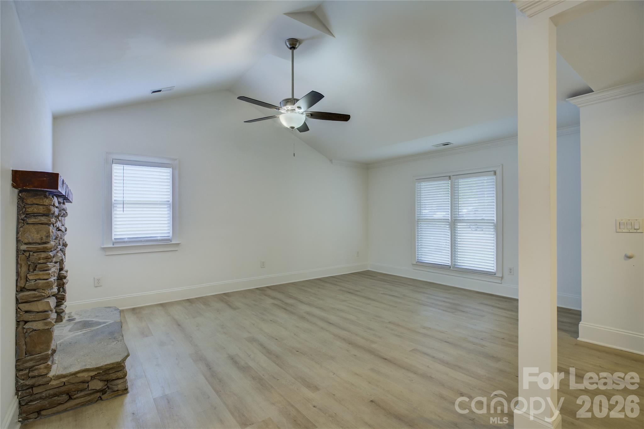448 N Summit Avenue Property Photo 8