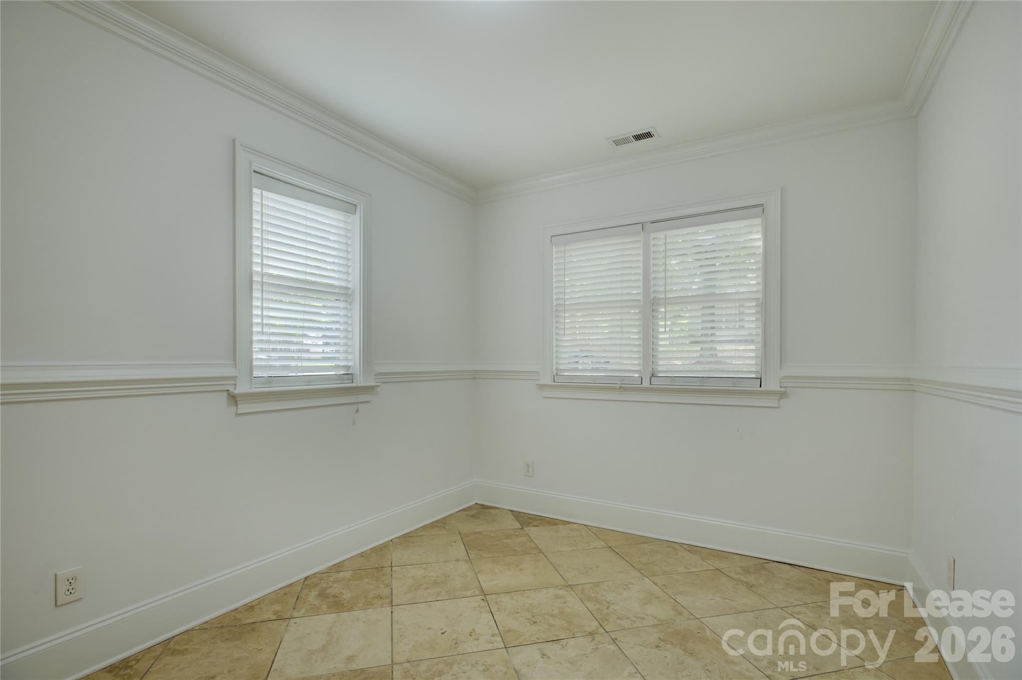 448 N Summit Avenue Property Photo 16