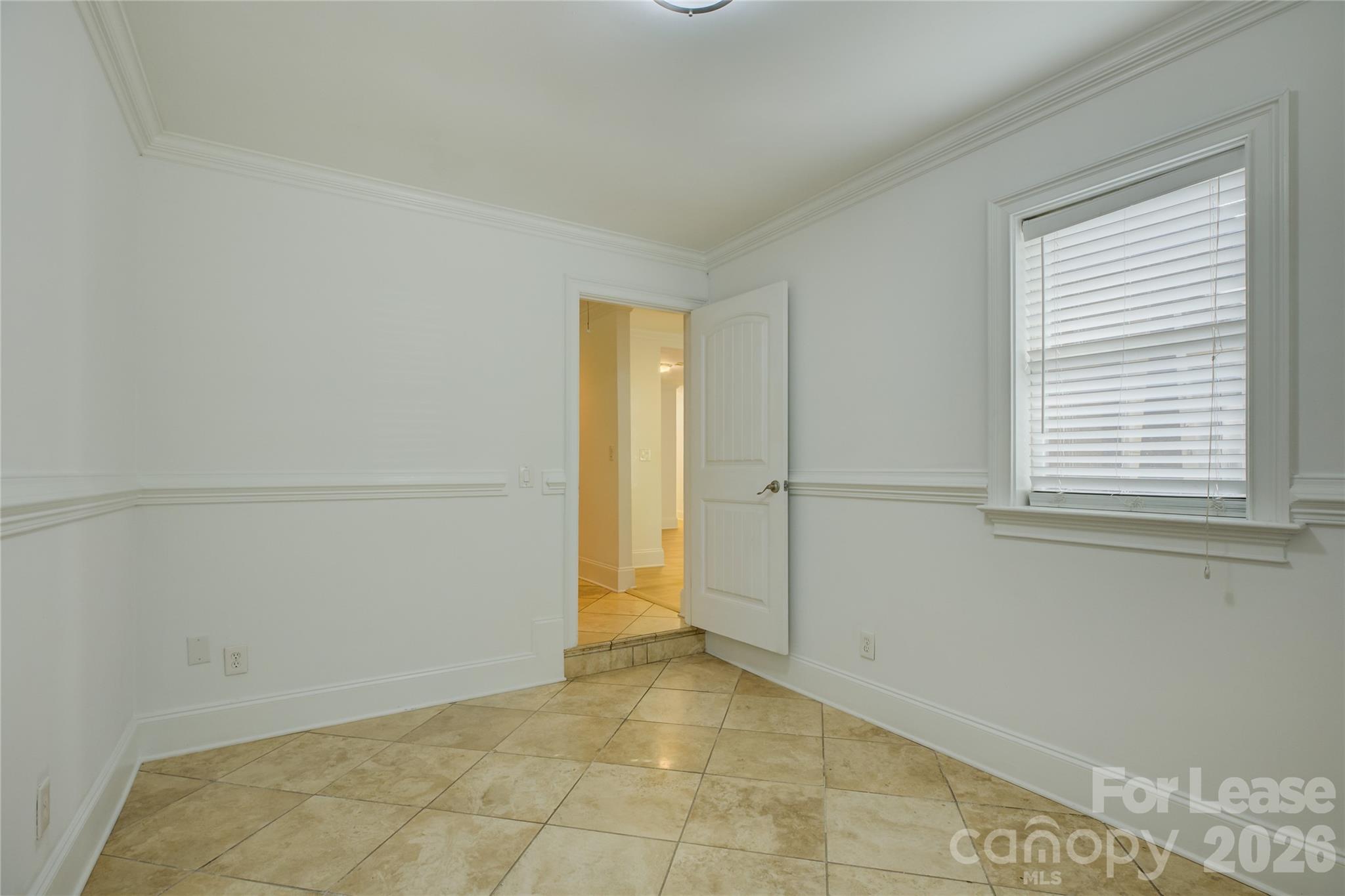 448 N Summit Avenue Property Photo 17