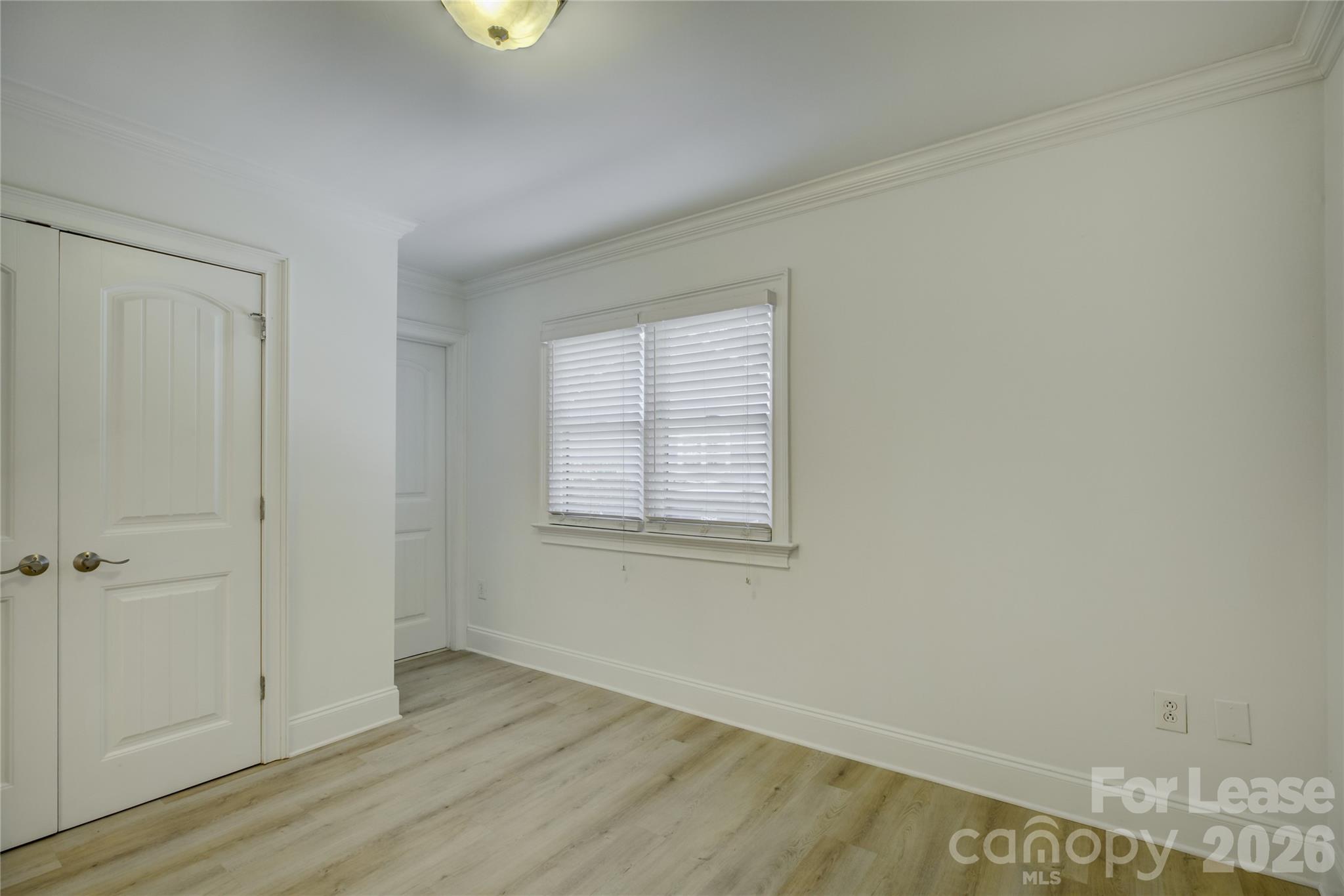 448 N Summit Avenue Property Photo 23
