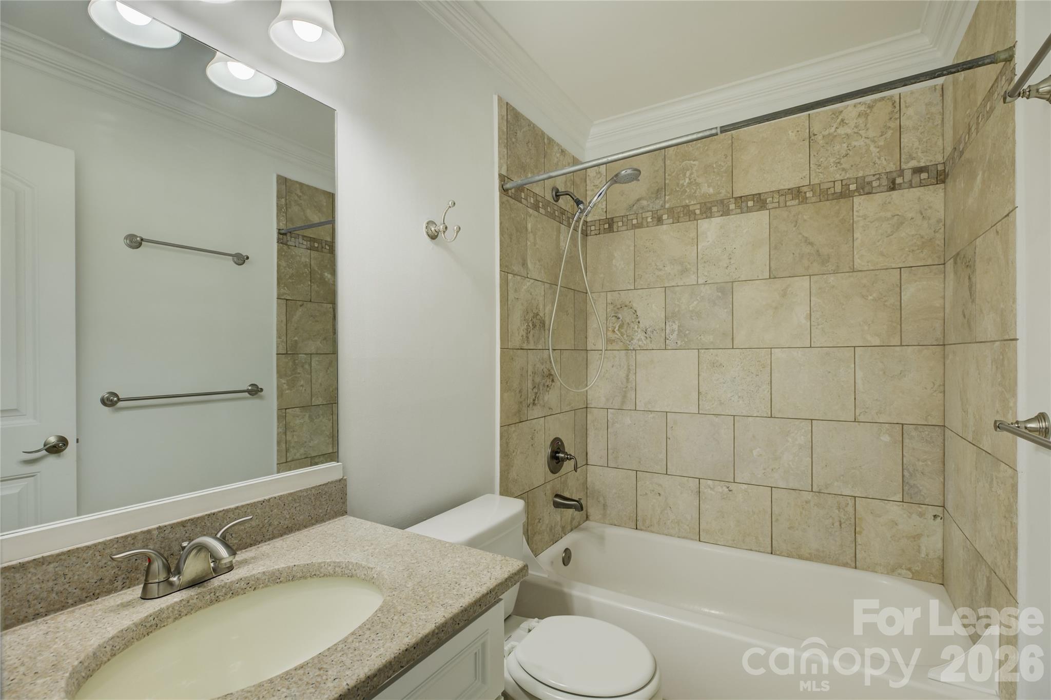 448 N Summit Avenue Property Photo 24