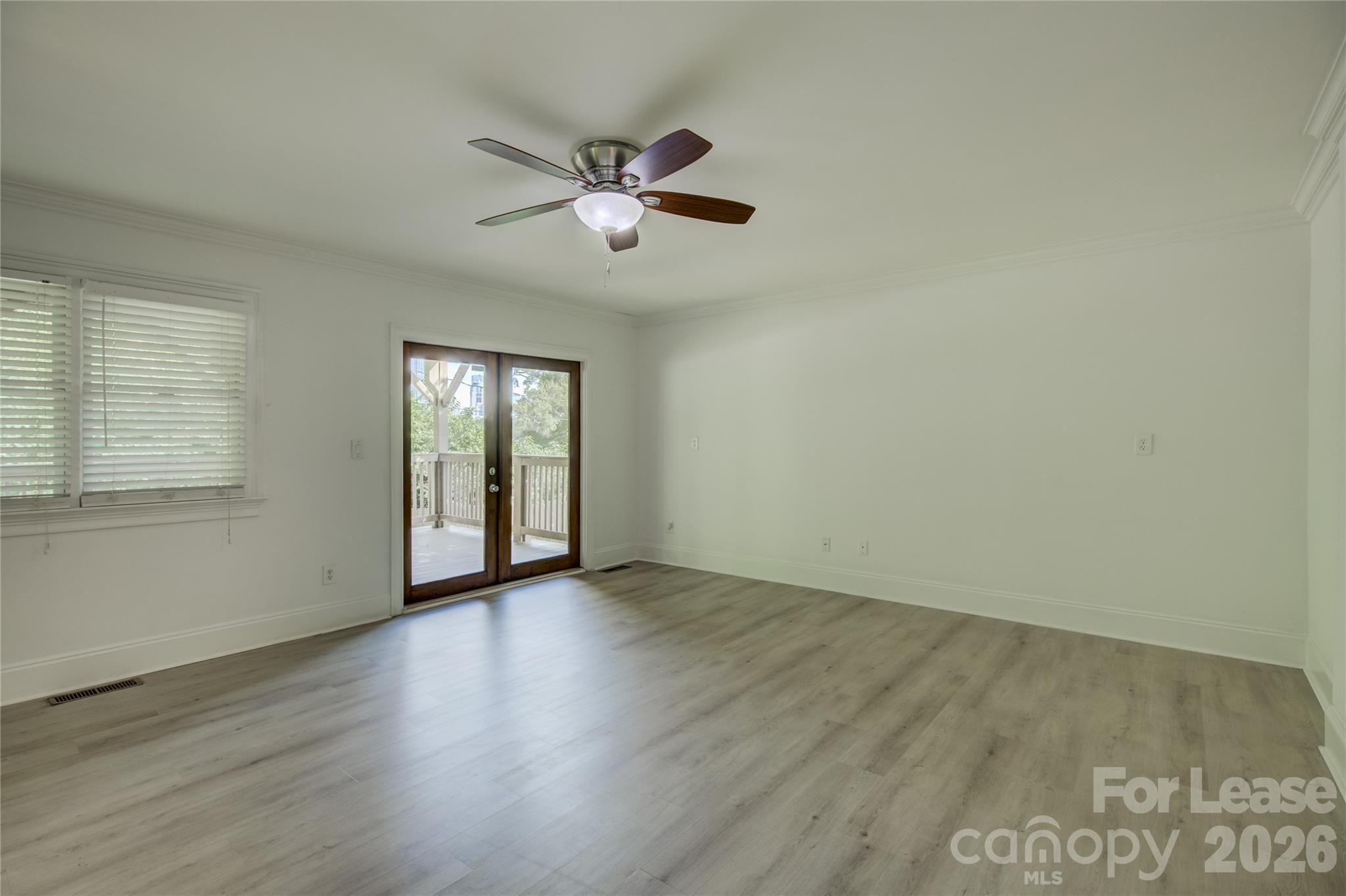 448 N Summit Avenue Property Photo 25