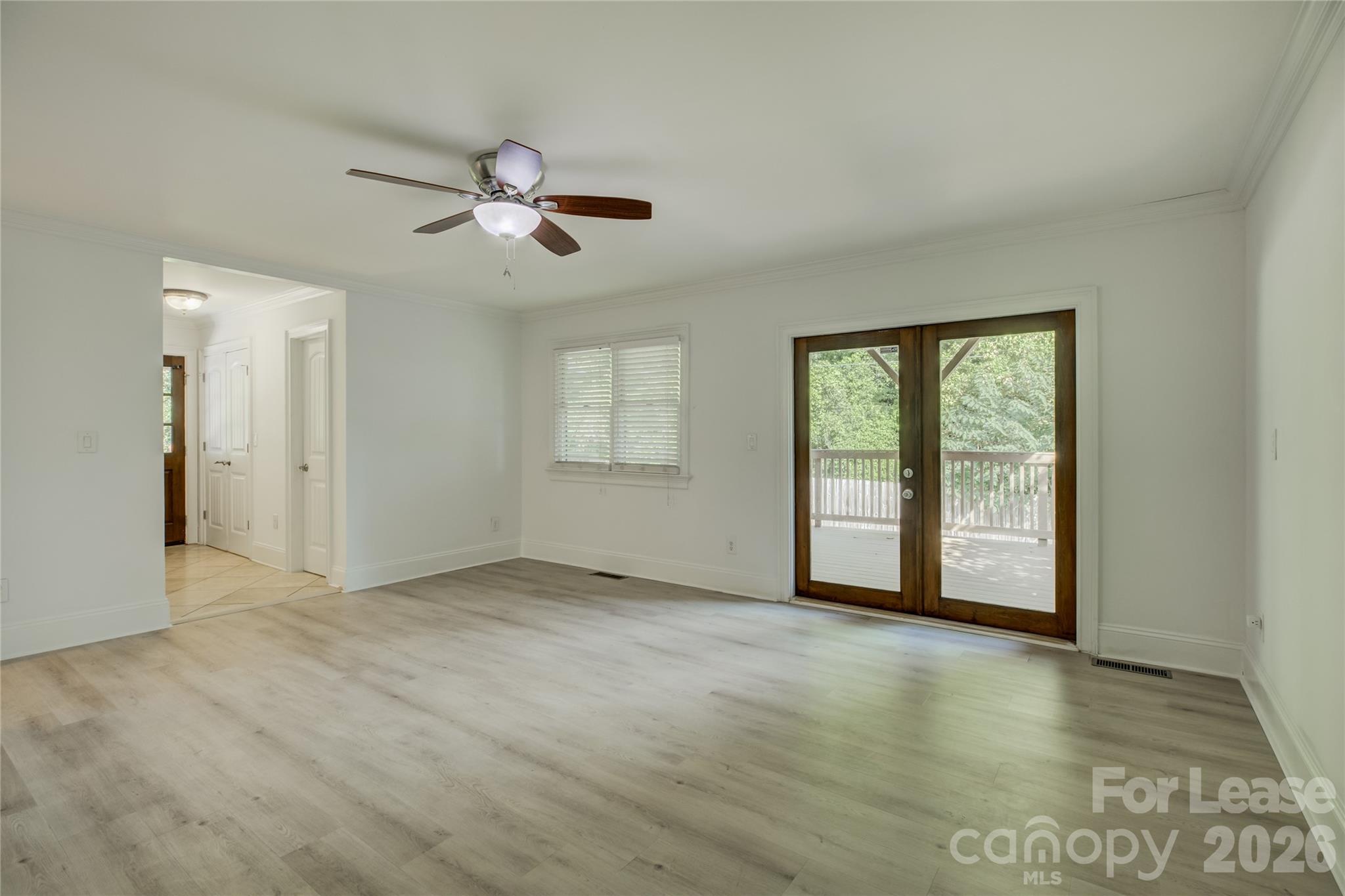 448 N Summit Avenue Property Photo 27