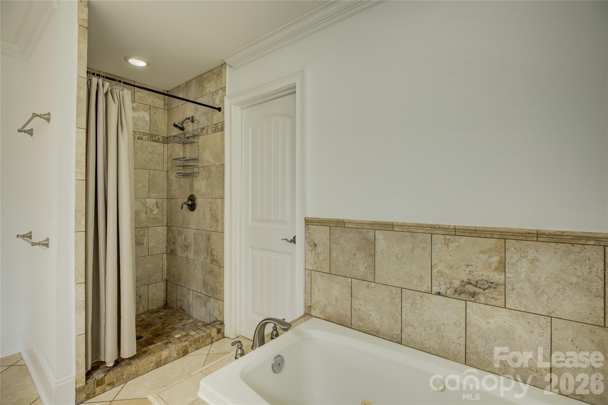 448 N Summit Avenue Property Photo 36