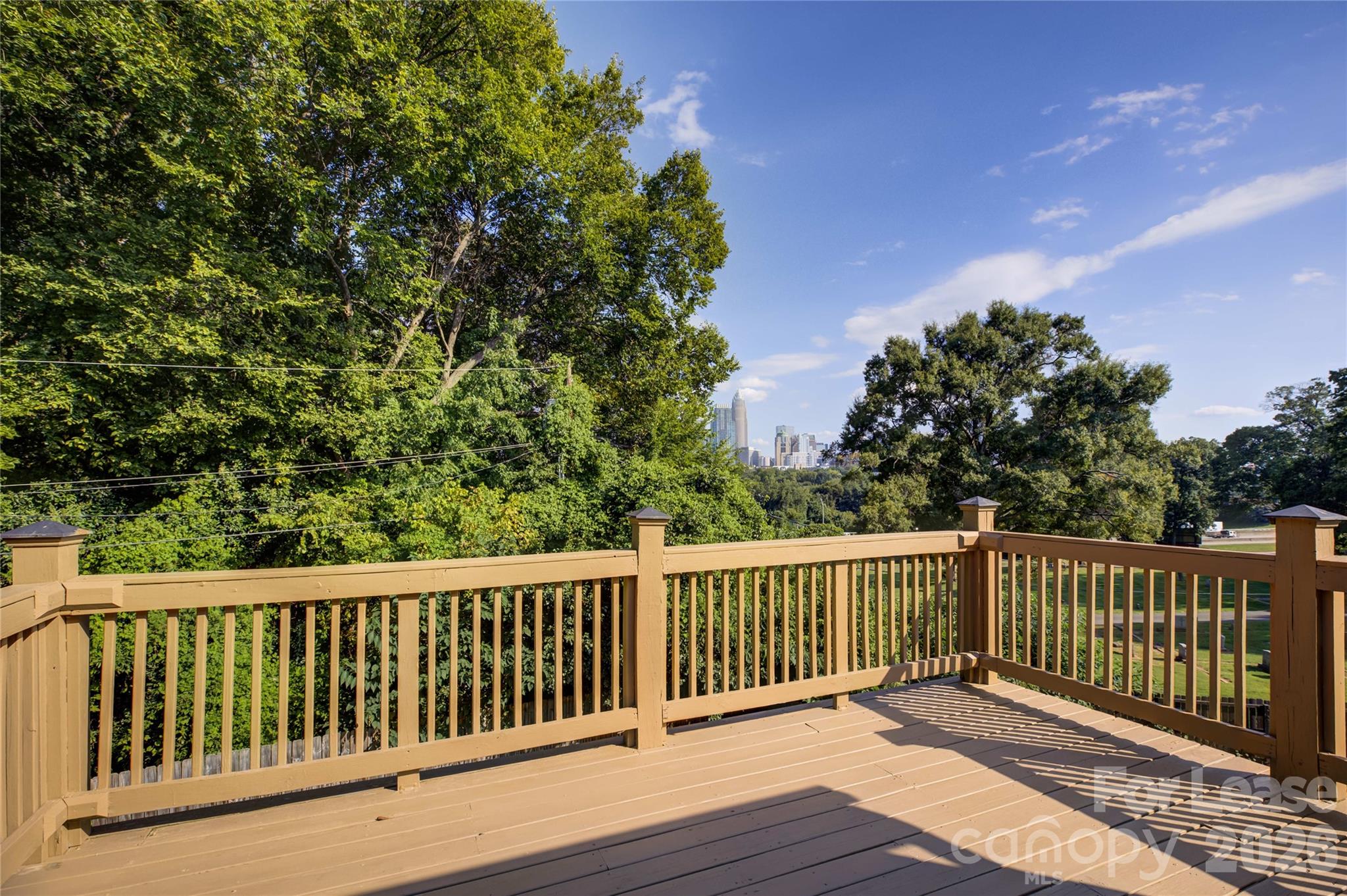 448 N Summit Avenue Property Photo 38