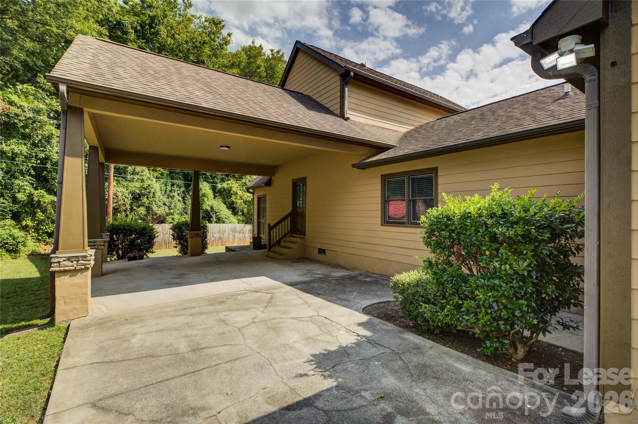 448 N Summit Avenue Property Photo 44