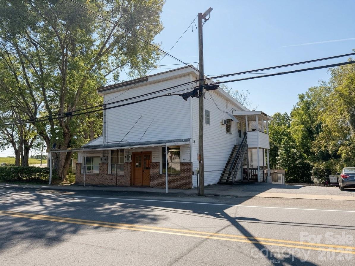 67 Falls Avenue Property Photo 1