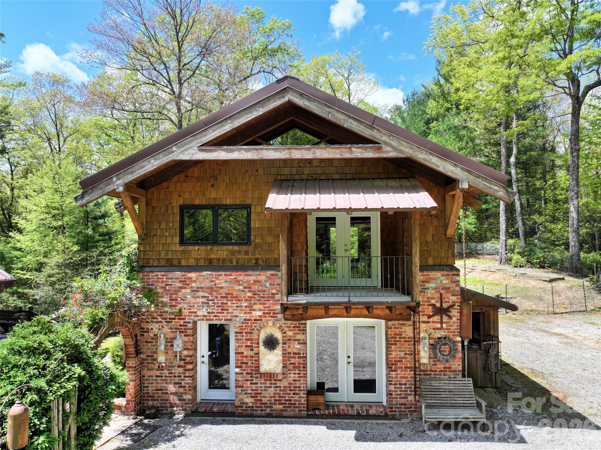 688 Blueberry Farm Road Property Photo 2