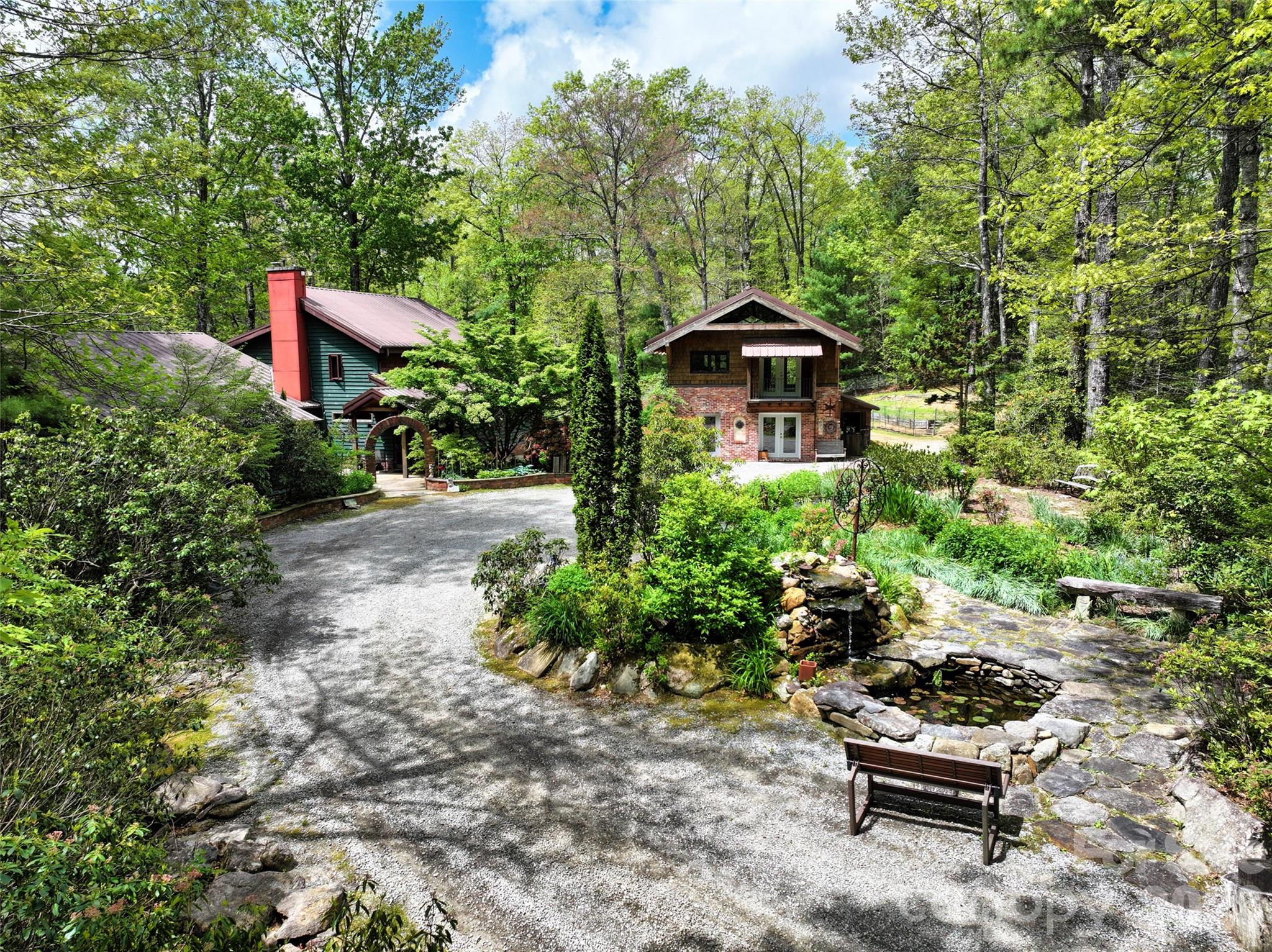 688 Blueberry Farm Road Property Photo 3