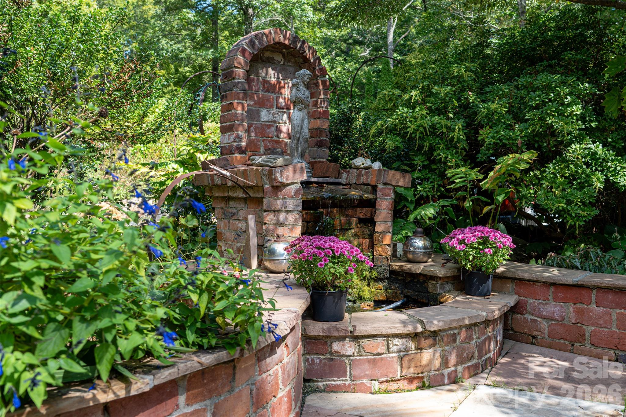 688 Blueberry Farm Road Property Photo 4