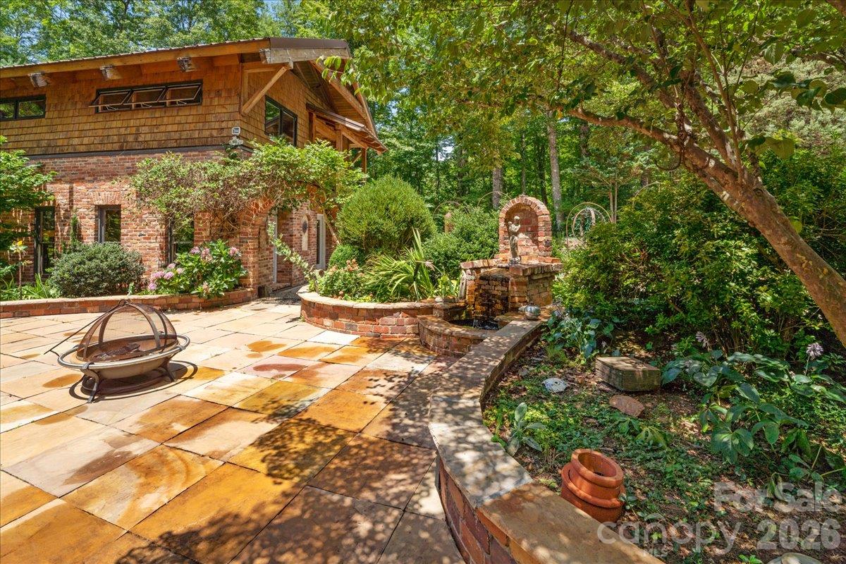 688 Blueberry Farm Road Property Photo 6