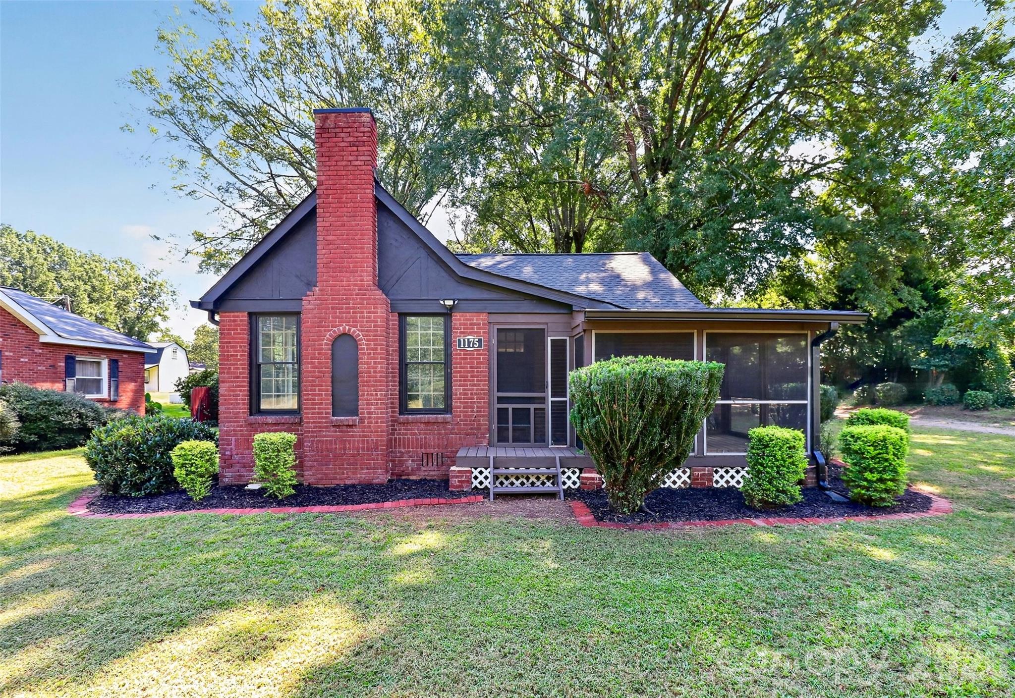 1175 Mecklenburg Highway Property Photo 1