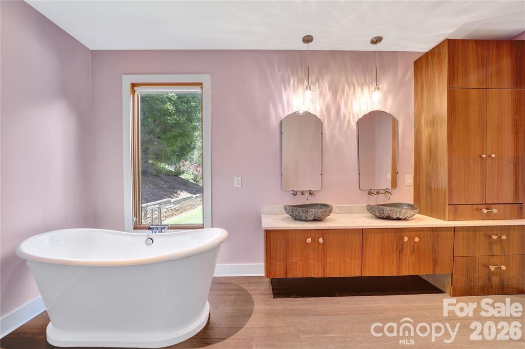 8 Nottingham Drive Property Photo 13
