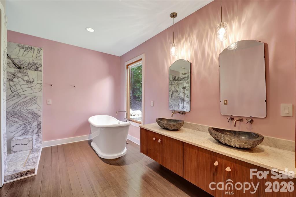 8 Nottingham Drive Property Photo 15