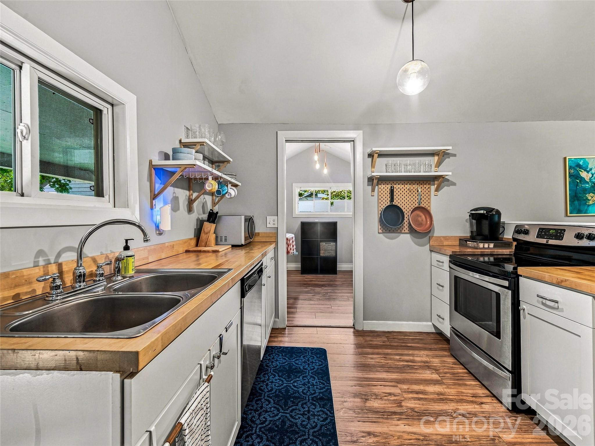 91 Deaver Street Property Photo 8