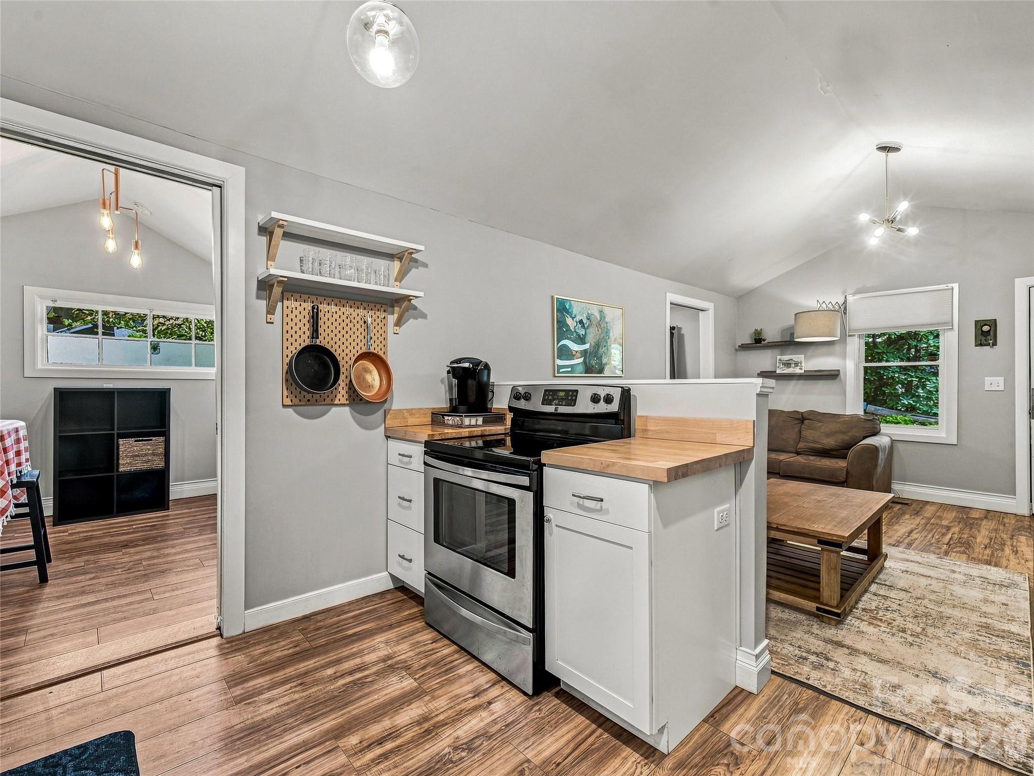 91 Deaver Street Property Photo 9