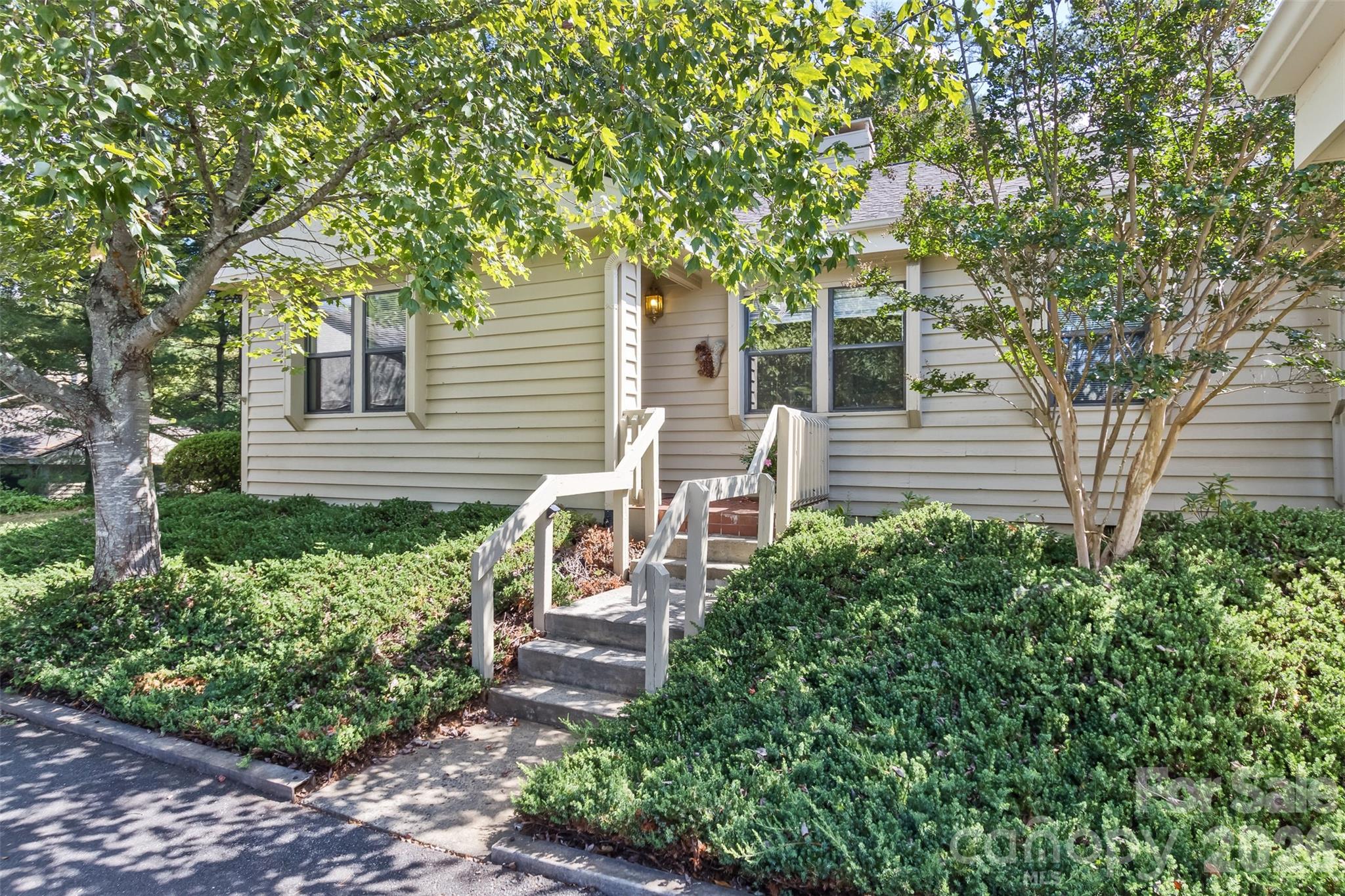 3001 Saint Augustine Place Aa1 Property Photo 1