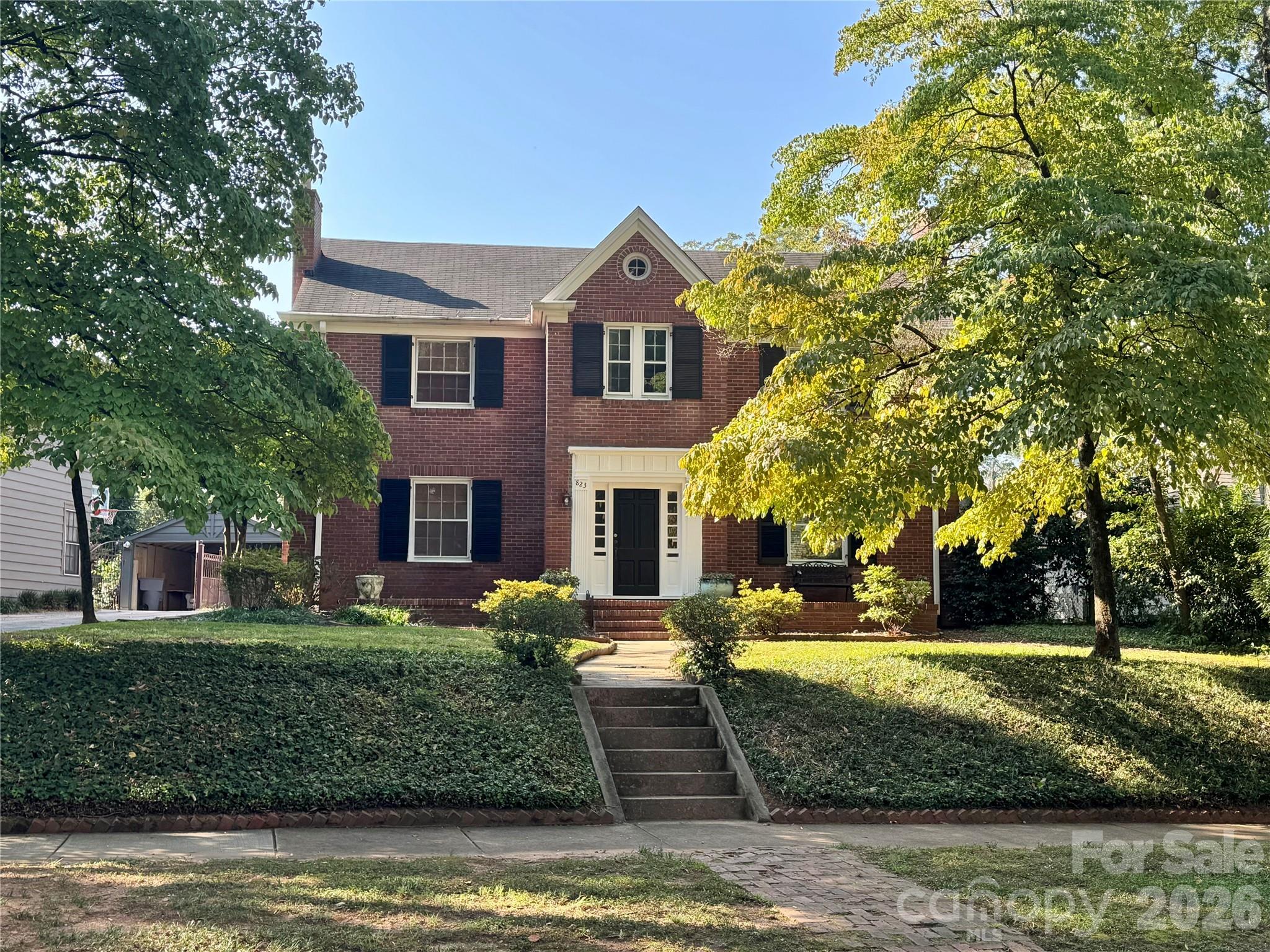 823-825 Henley Place Property Photo 1