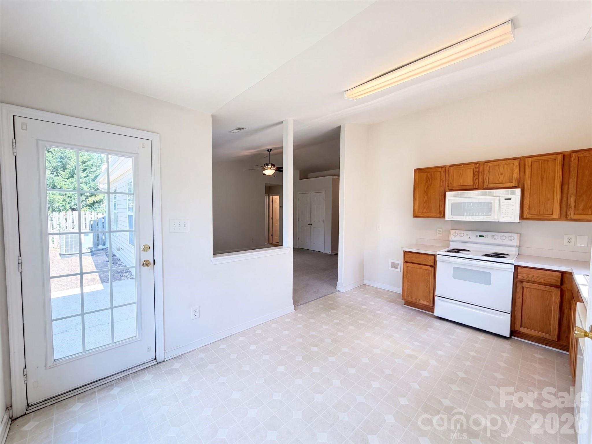 10215 Orchard Grass Court Property Photo 9
