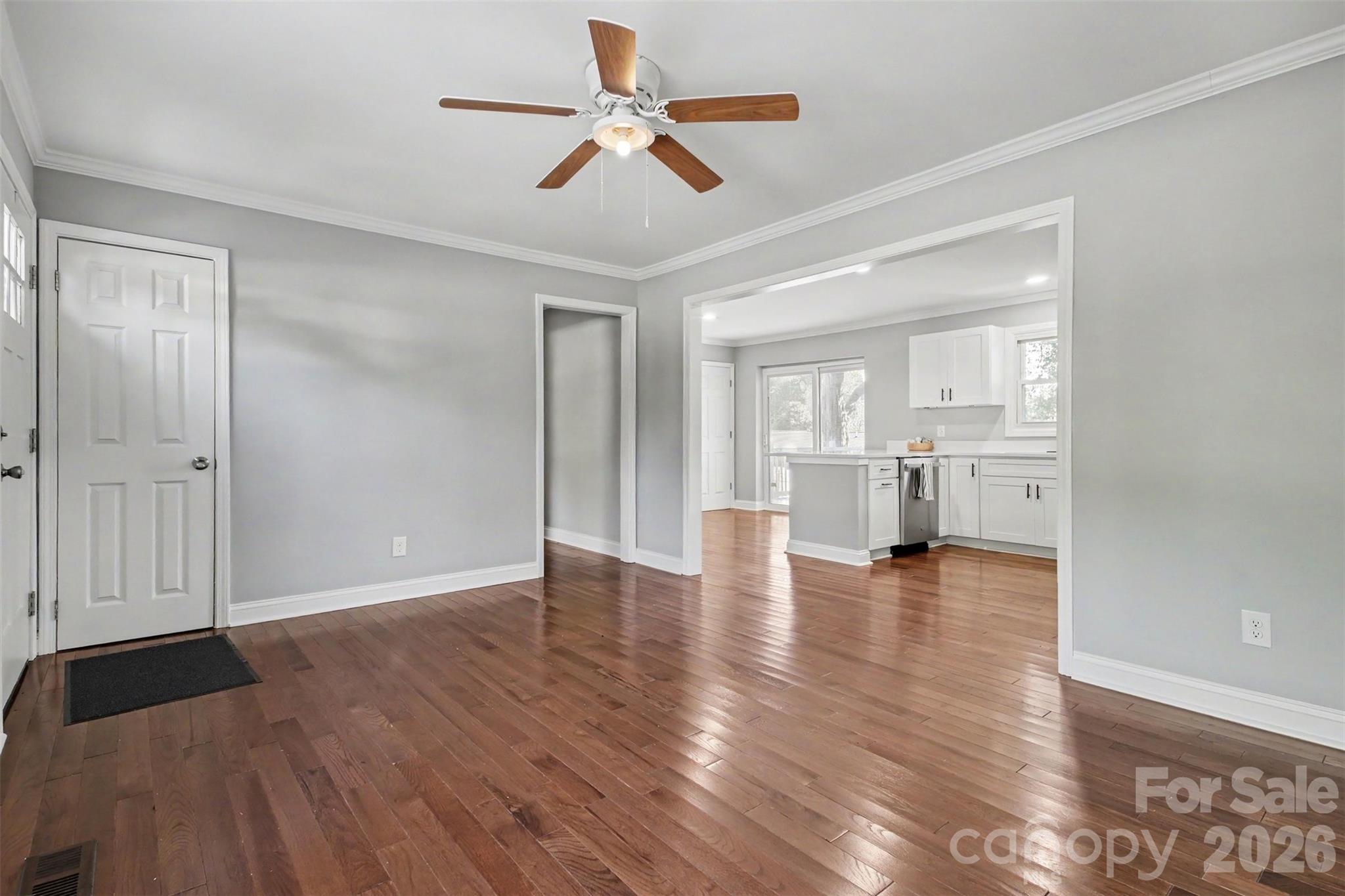 2920 Glendale Avenue Property Photo 6