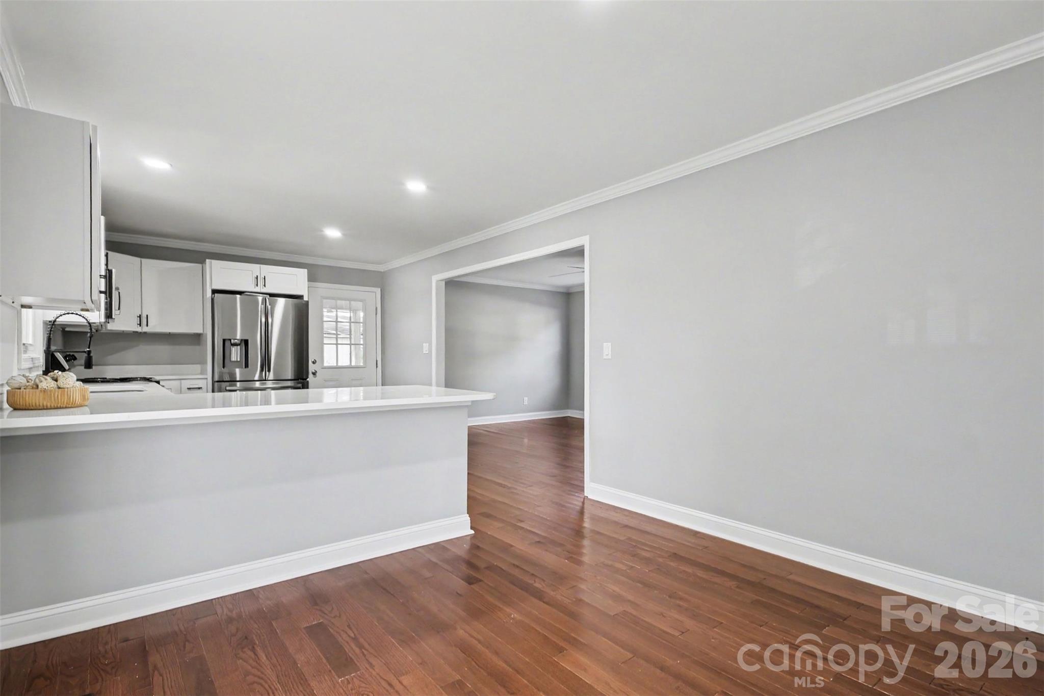 2920 Glendale Avenue Property Photo 9
