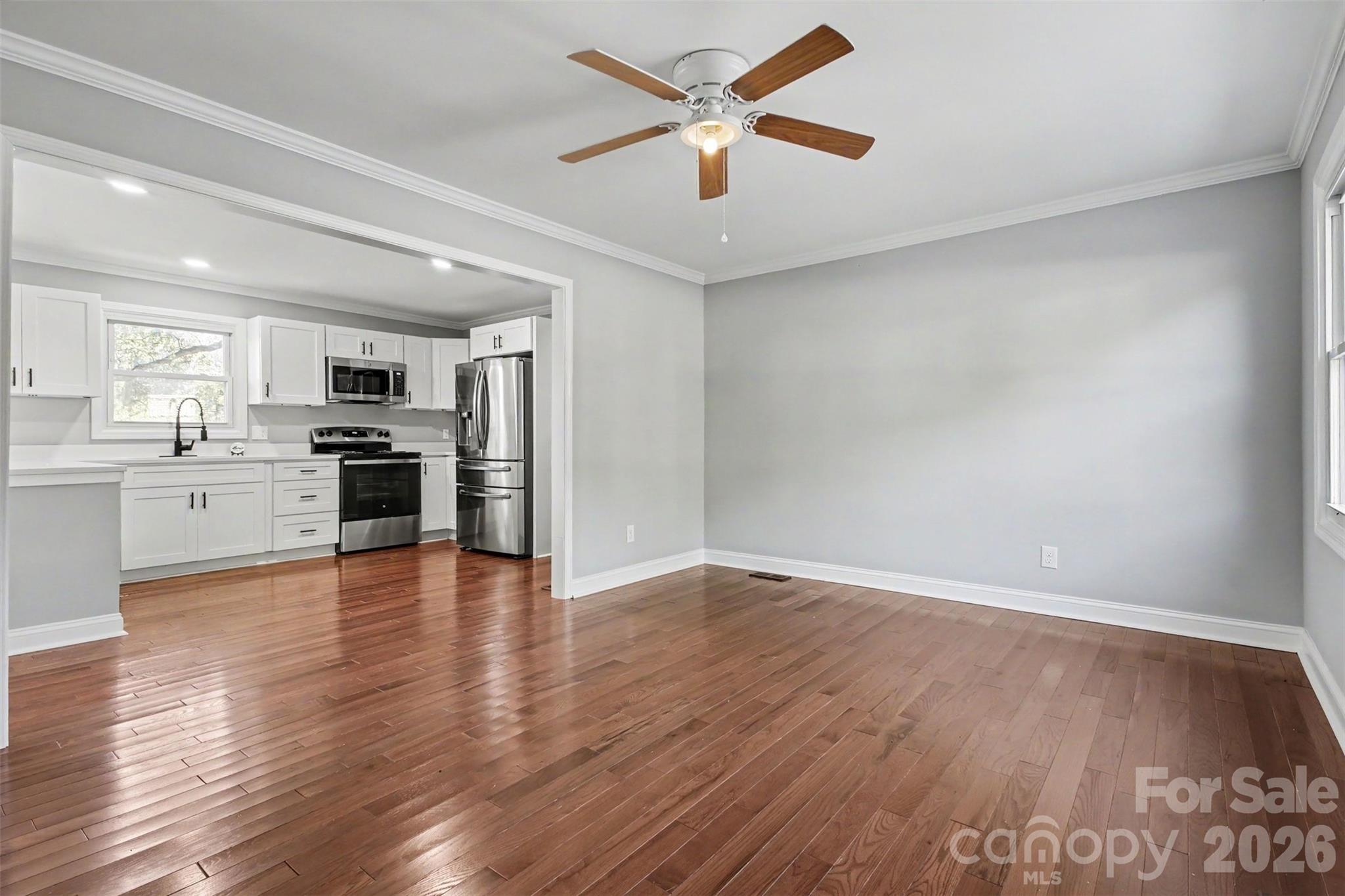 2920 Glendale Avenue Property Photo 10