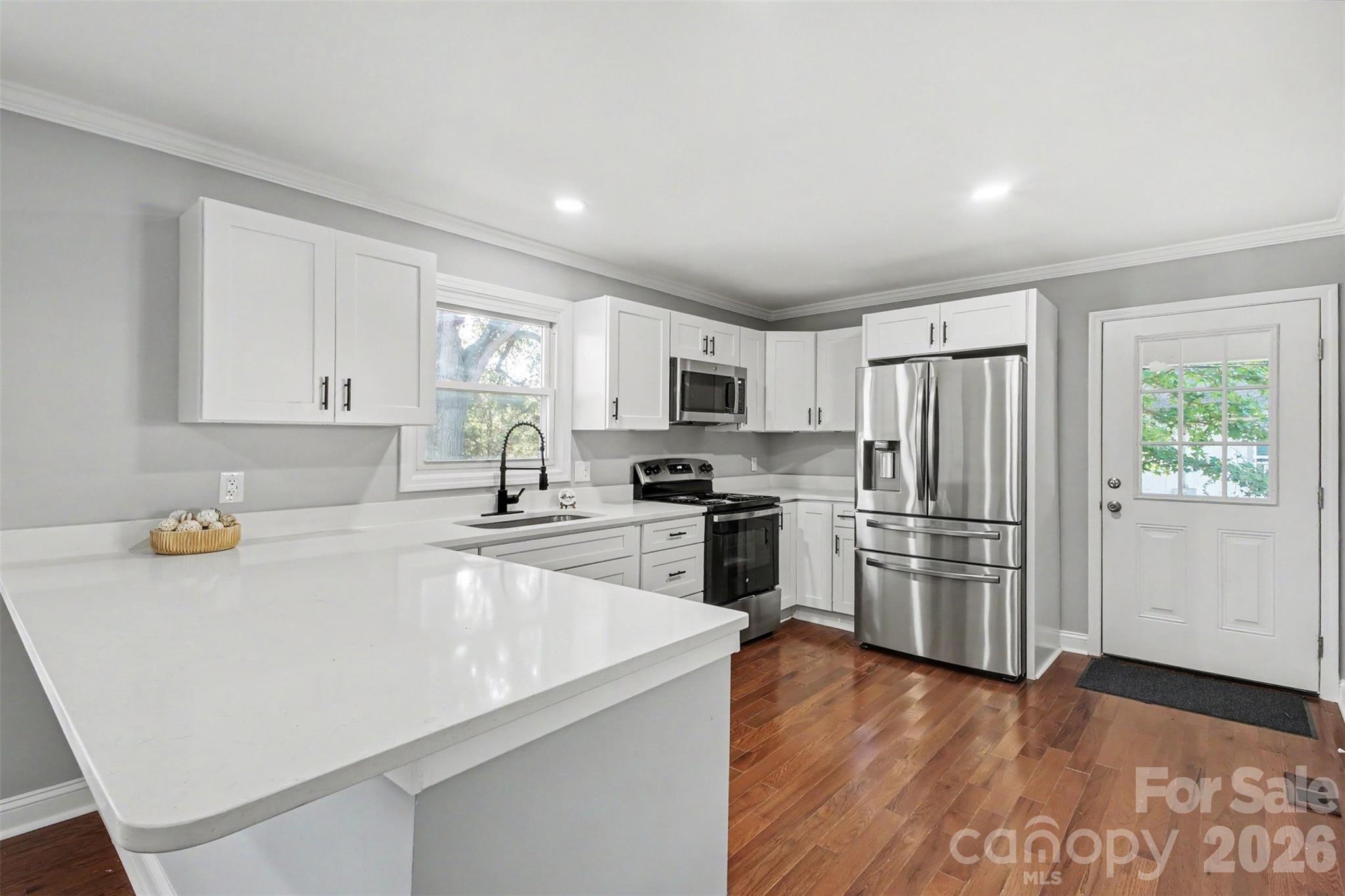 2920 Glendale Avenue Property Photo 11
