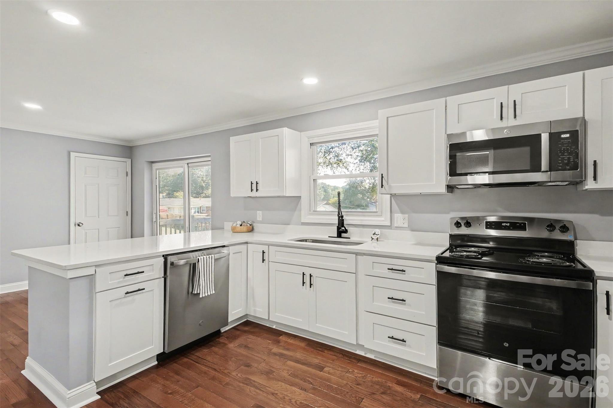 2920 Glendale Avenue Property Photo 12