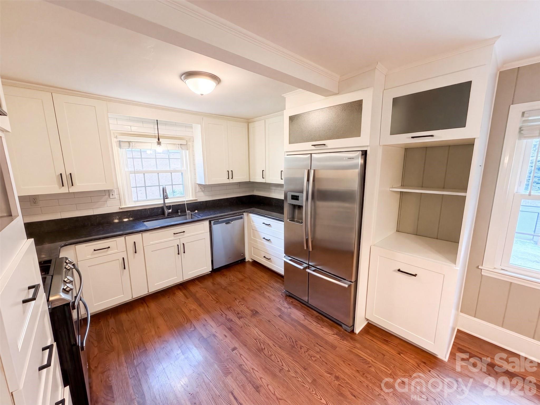 1527 Burnley Road Property Photo 2