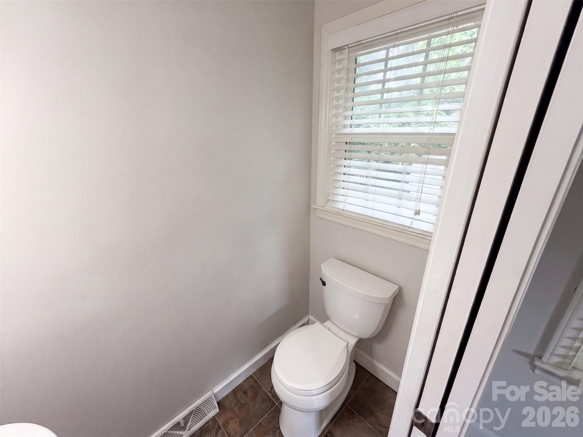 1527 Burnley Road Property Photo 11