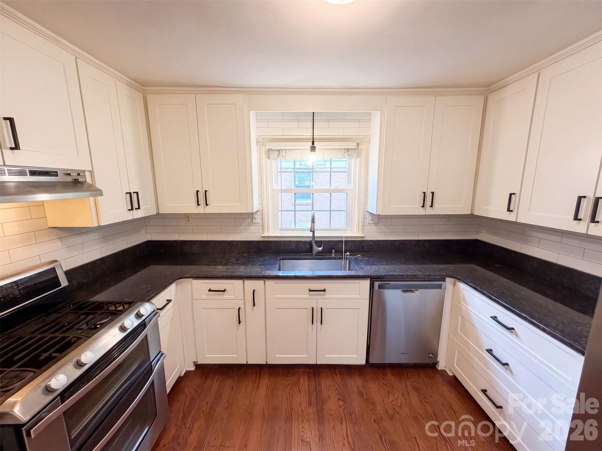 1527 Burnley Road Property Photo 20