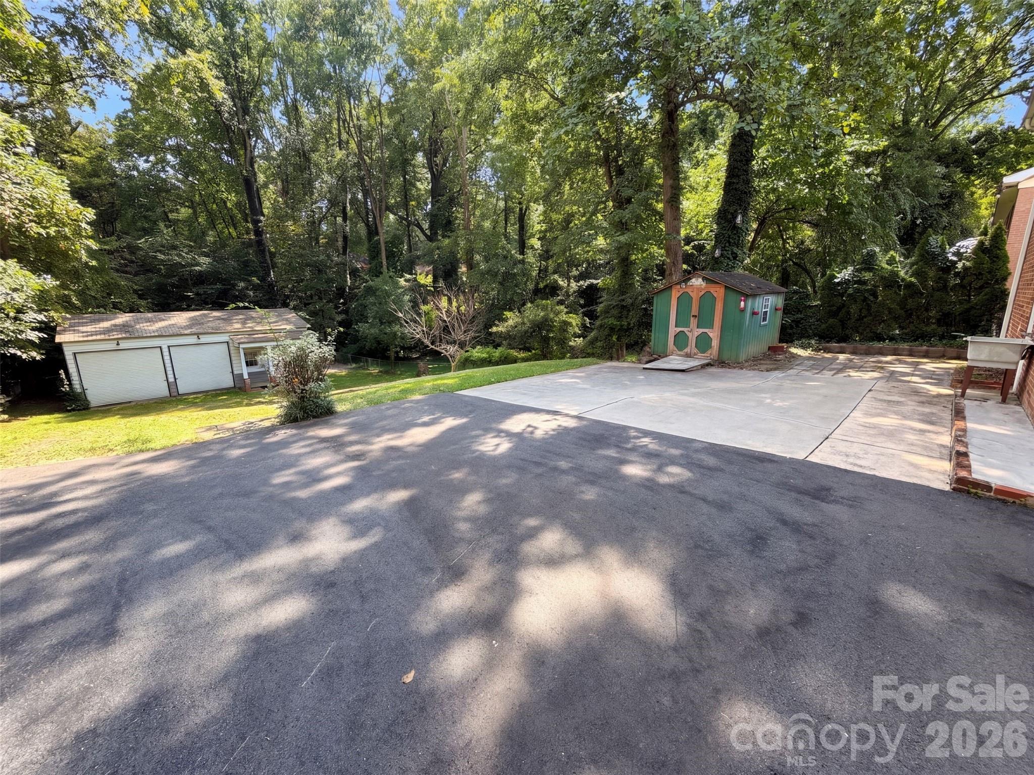 1527 Burnley Road Property Photo 25