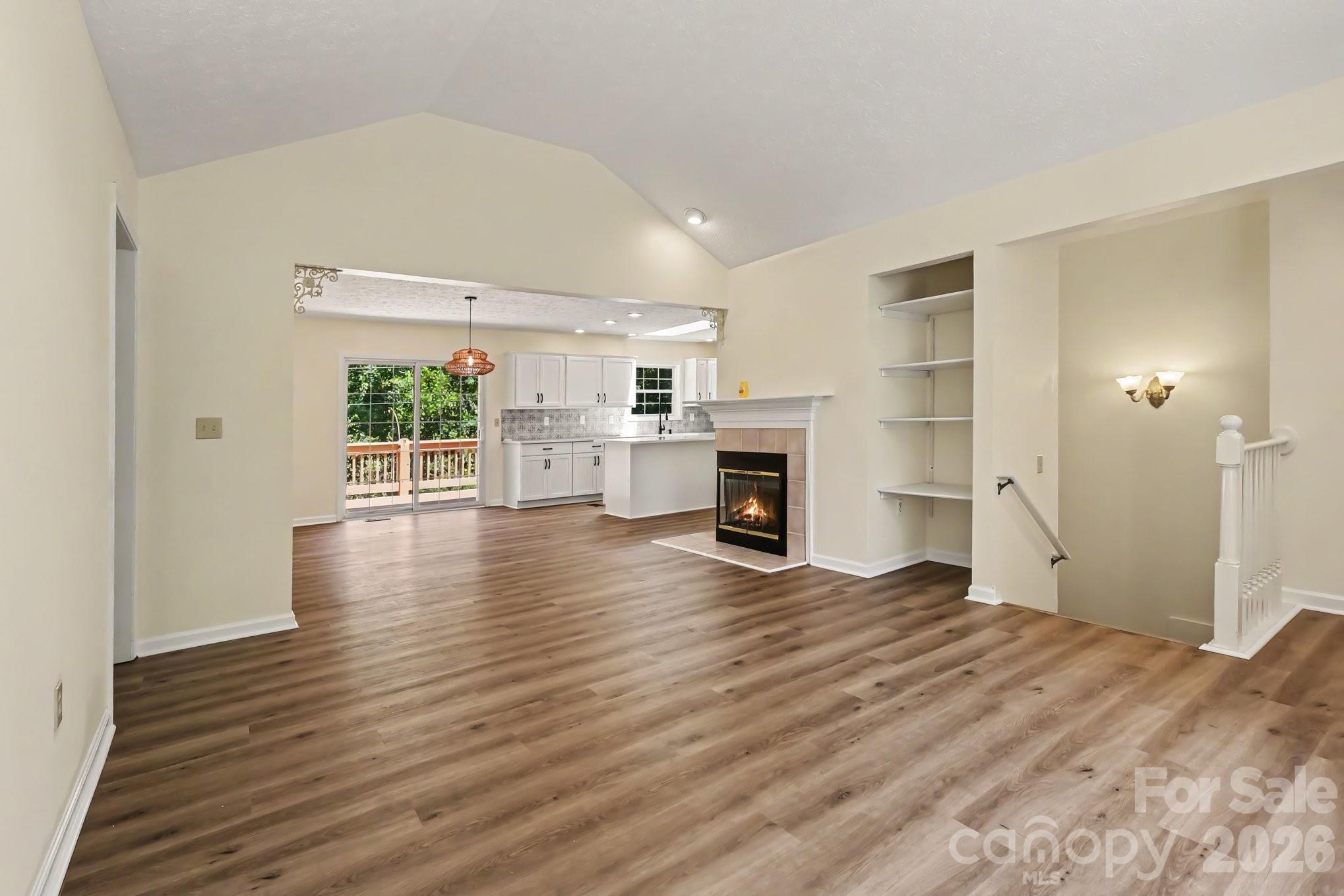 7 Firestone Court Property Photo 3