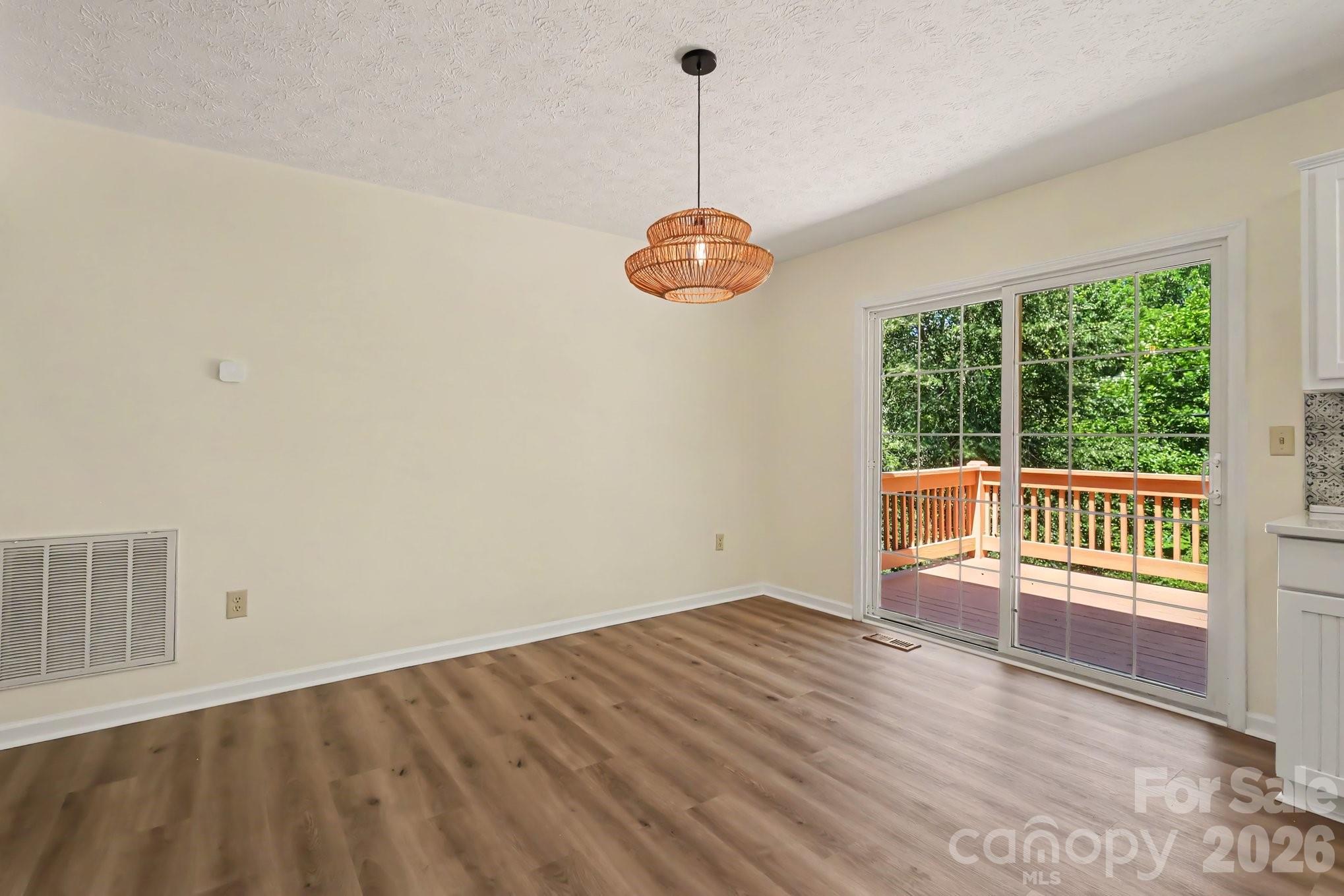 7 Firestone Court Property Photo 28