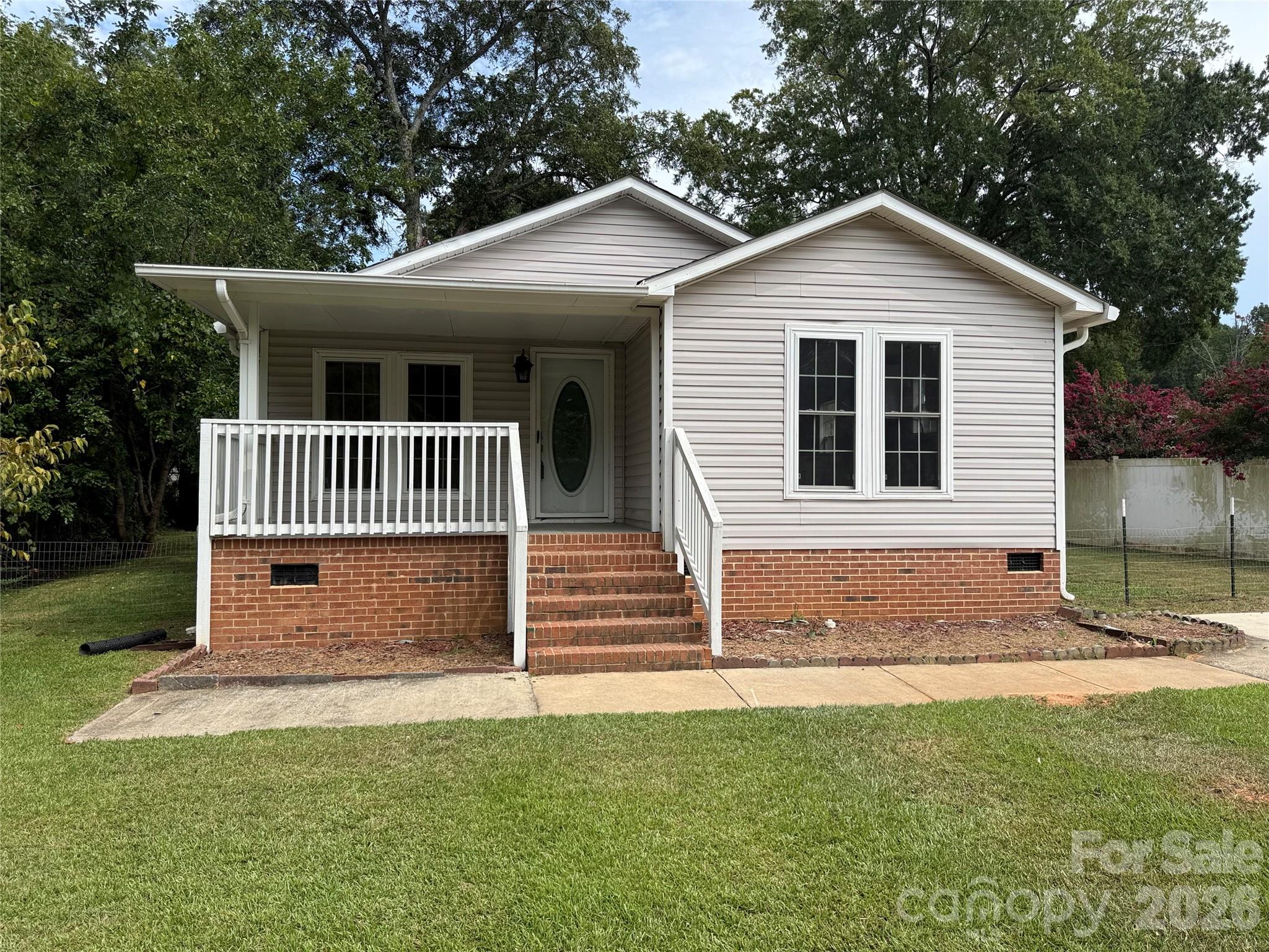 153 Loomis Street Property Photo 1