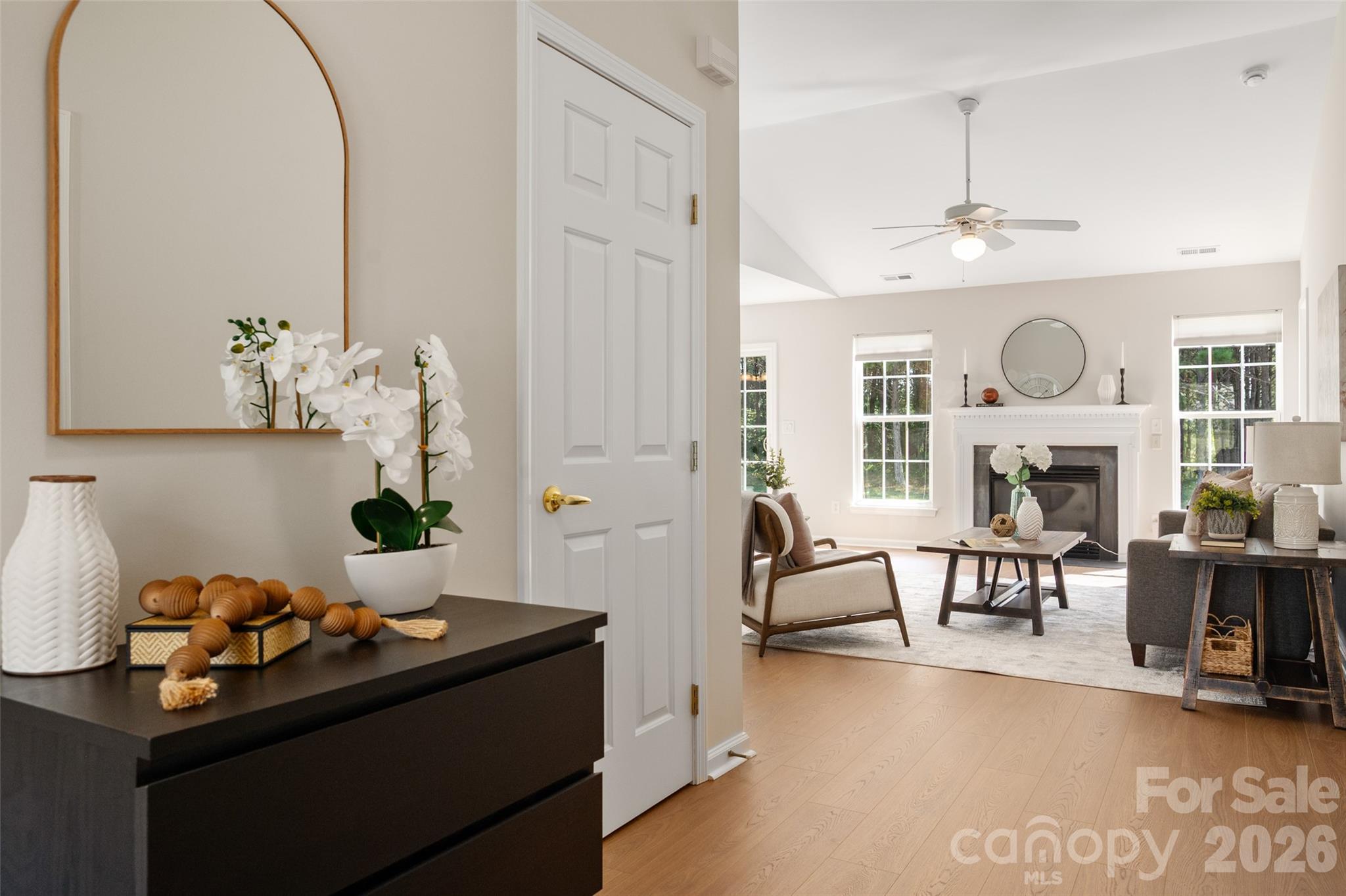 1011 Holly Villa Circle Property Photo 3