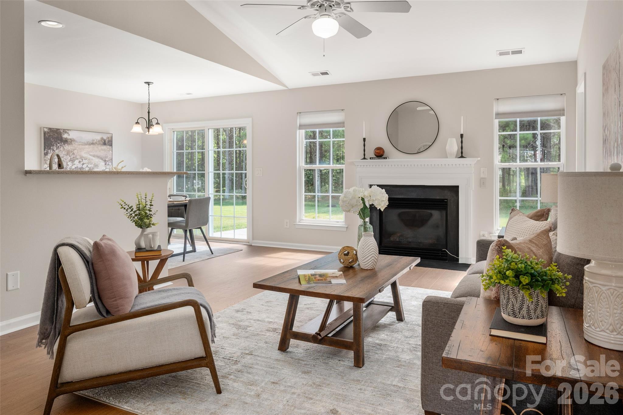 1011 Holly Villa Circle Property Photo 4