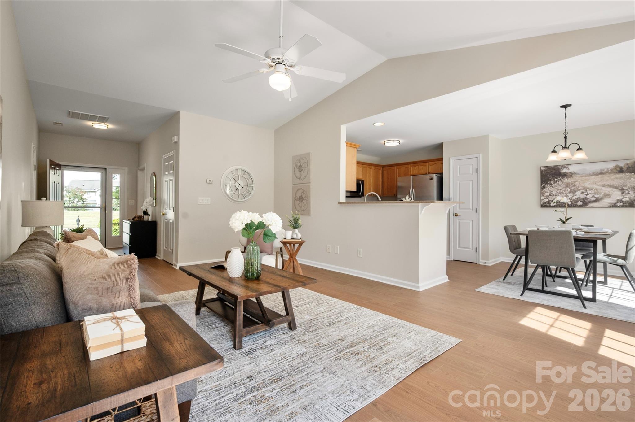 1011 Holly Villa Circle Property Photo 7