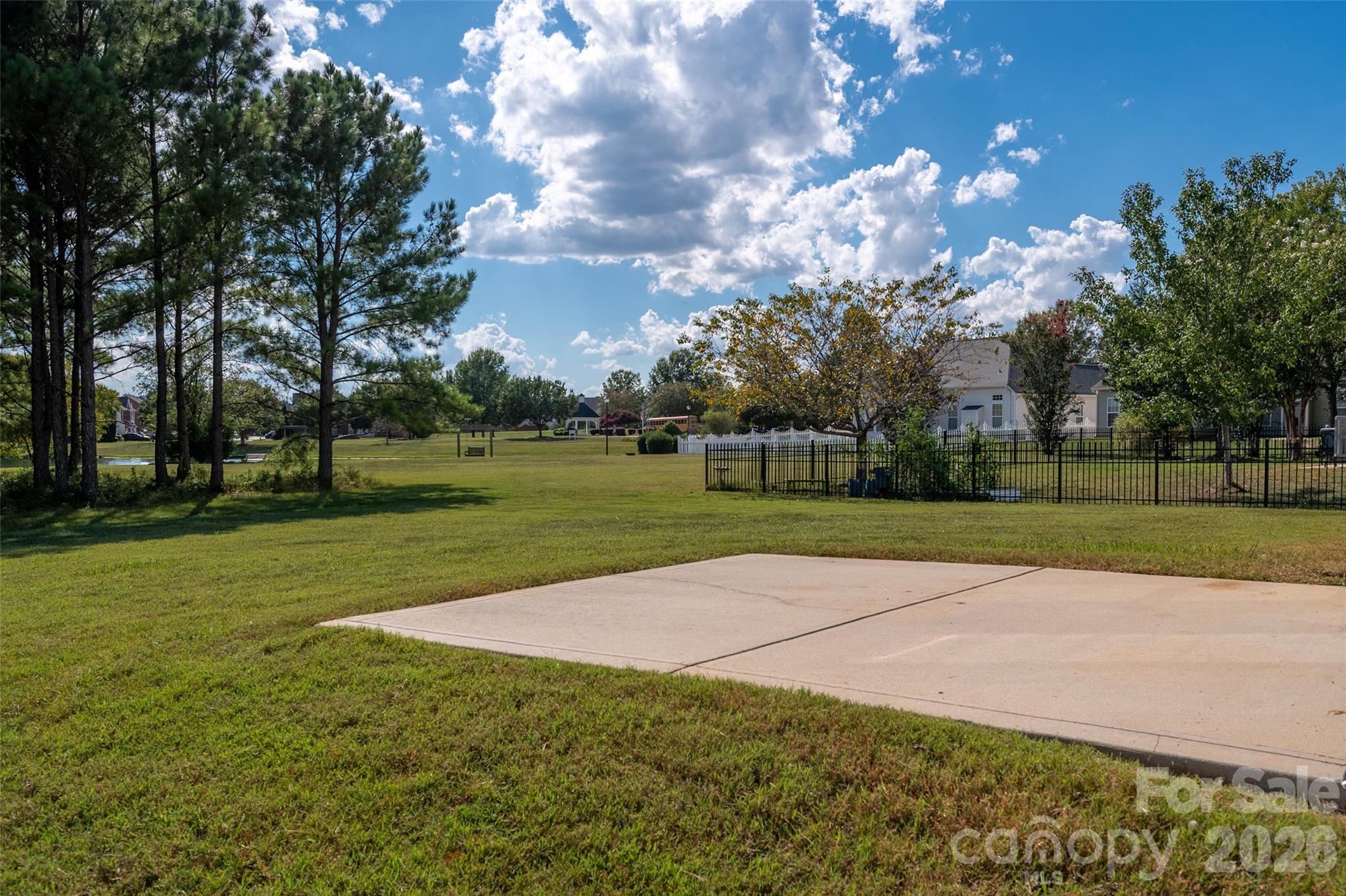 1011 Holly Villa Circle Property Photo 25